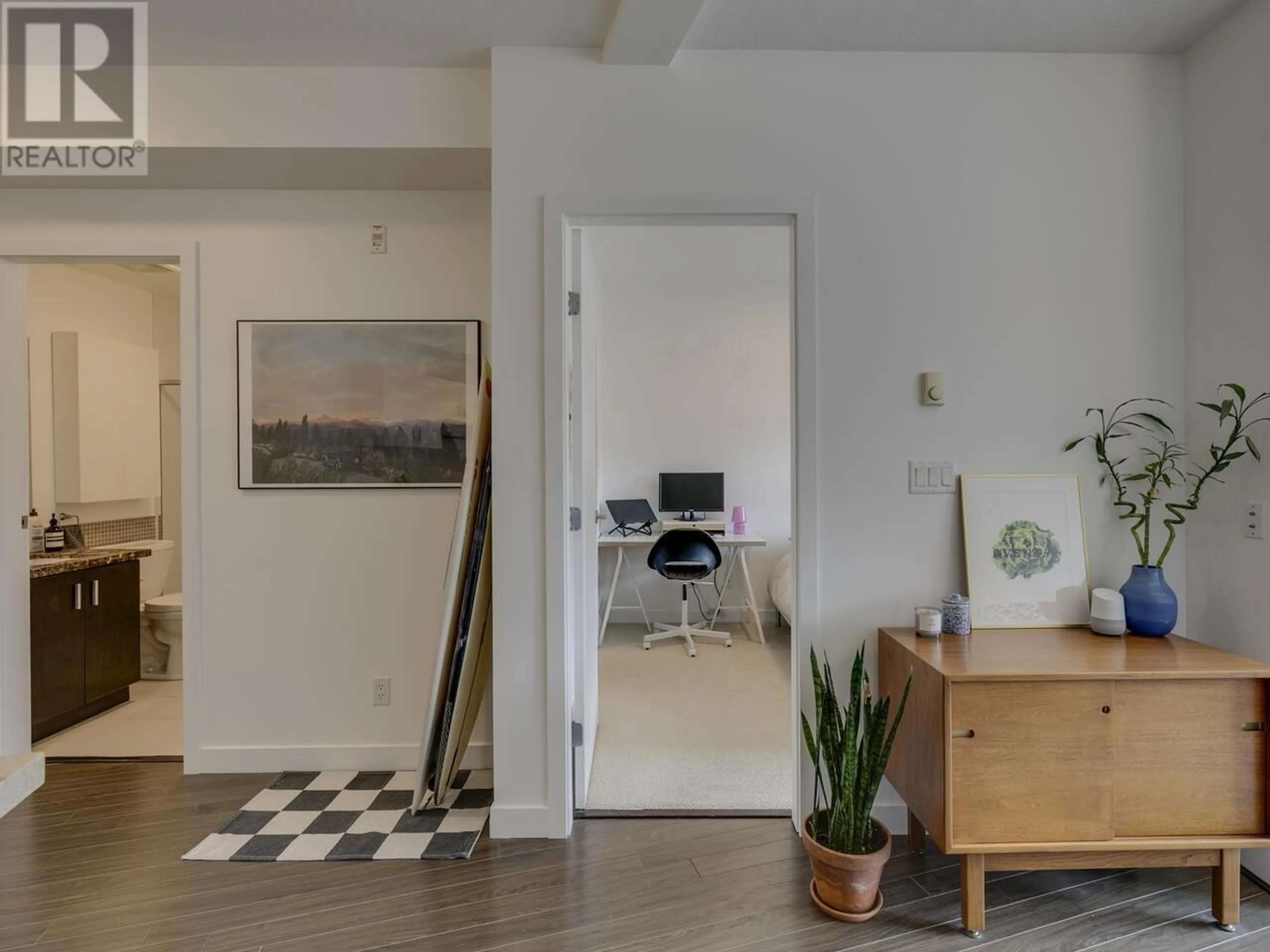 Indoor entryway for 213 - 41105 TANTALUS ROAD, Squamish British Columbia V8B0N3
