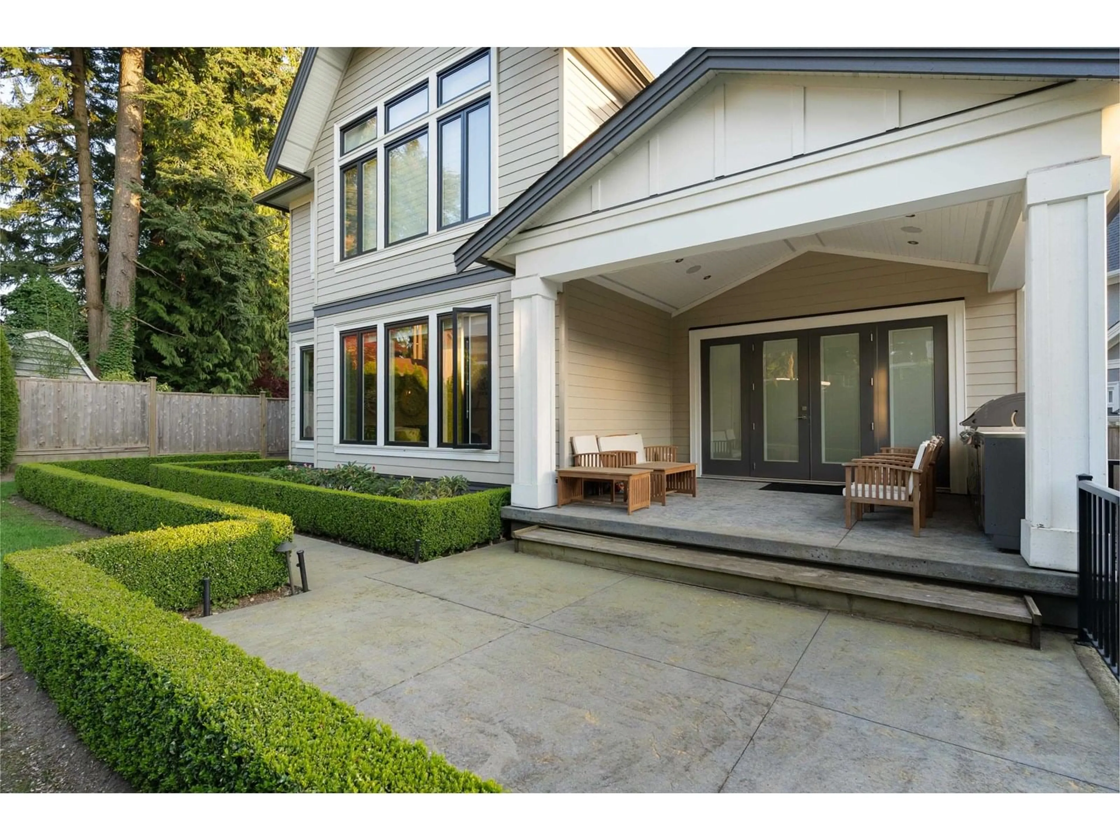 Patio, street for 13183 19A, Surrey British Columbia V4A9M9