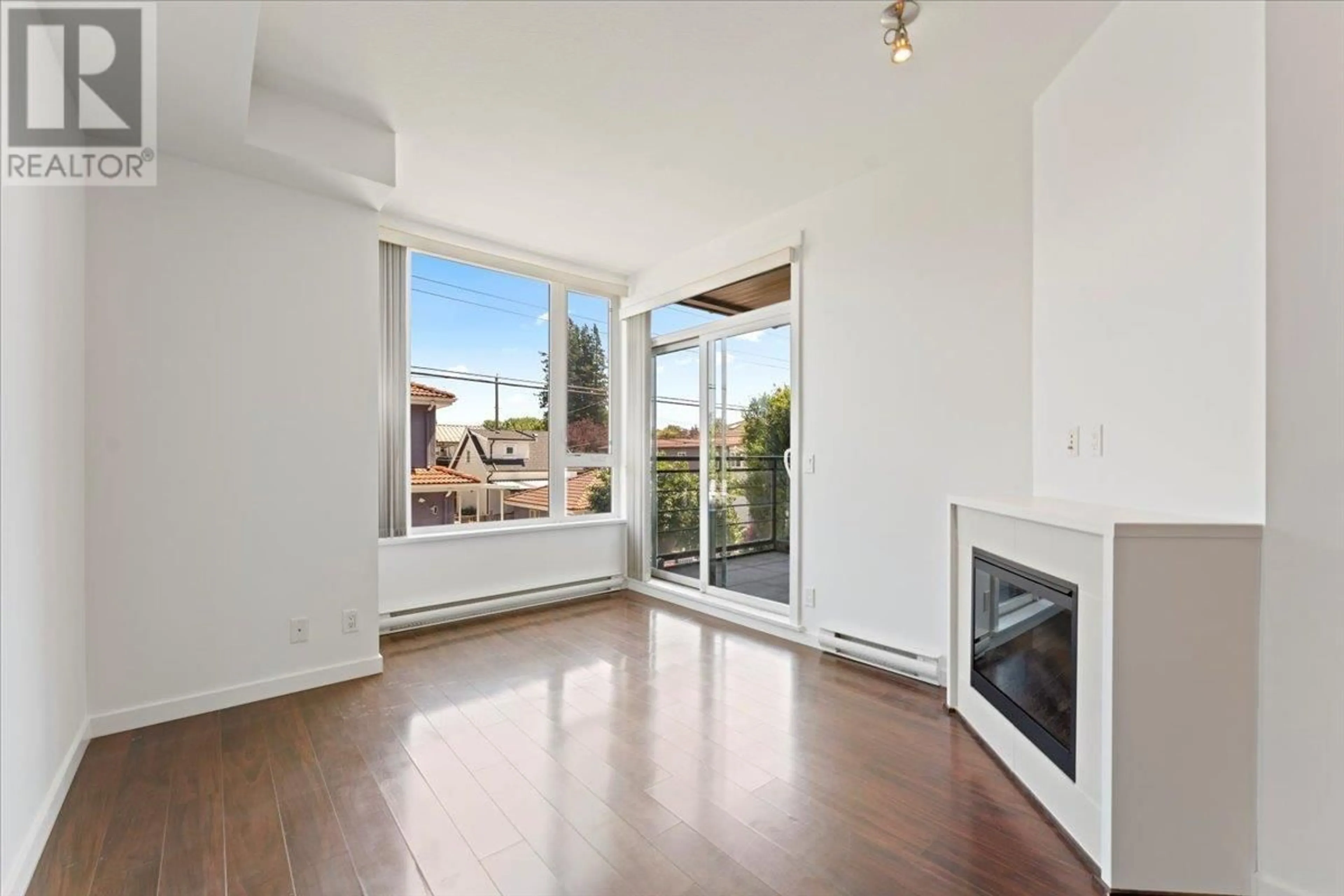 A pic of a room for 211 - 2008 54TH AVENUE, Vancouver British Columbia V5P1Y6
