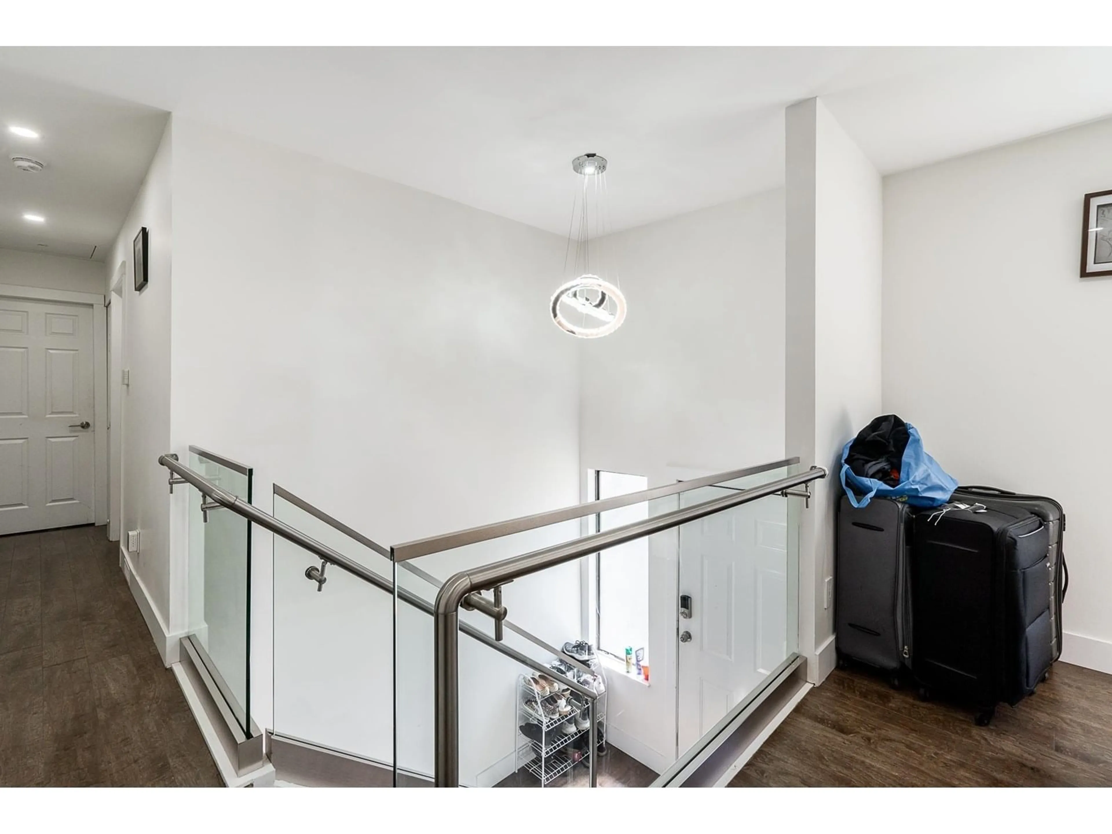 Indoor foyer for 7902 HERON, Mission British Columbia V2V6A1