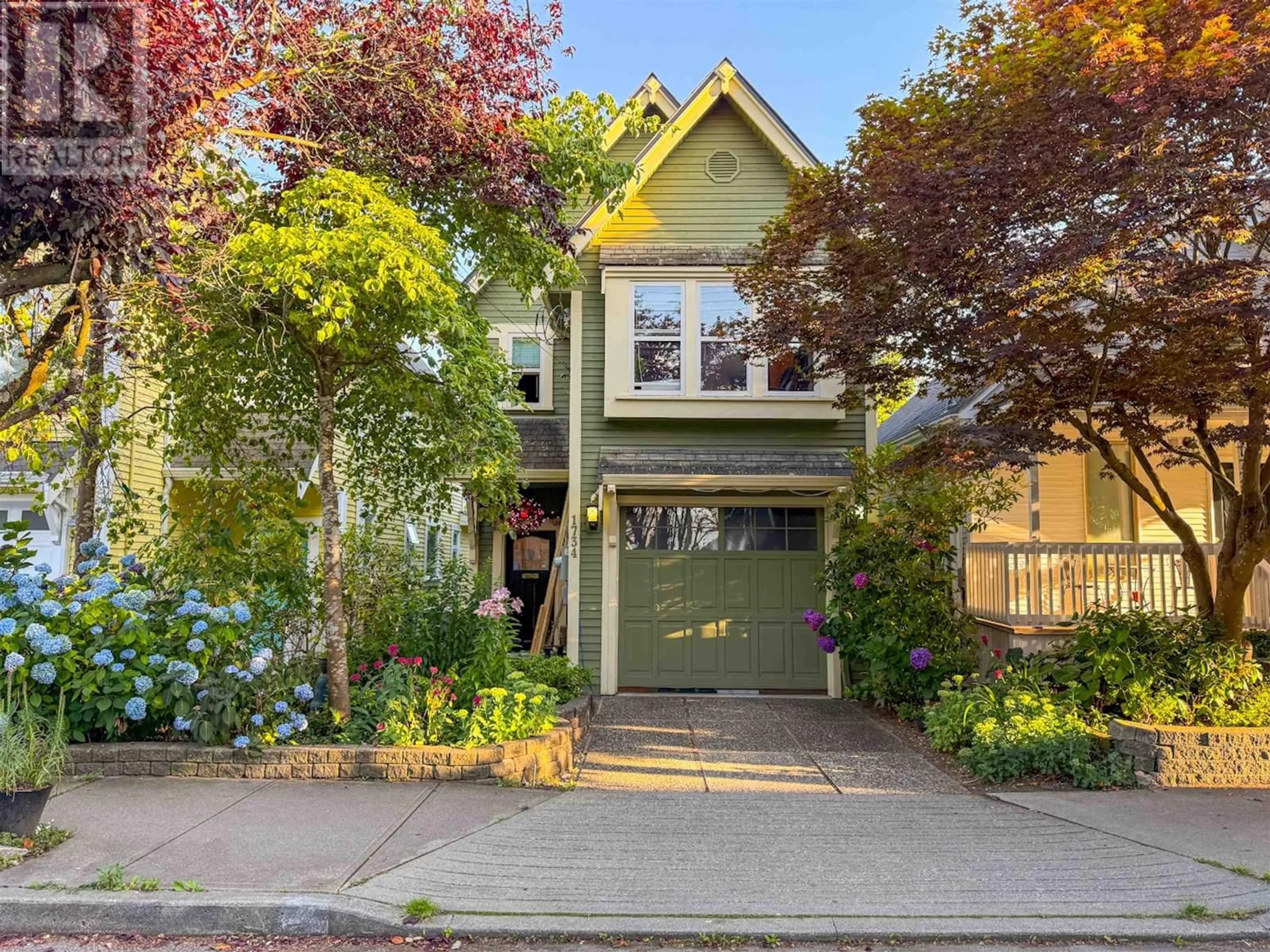 Unknown for 1734 4TH AVENUE, Vancouver British Columbia V5N1K1