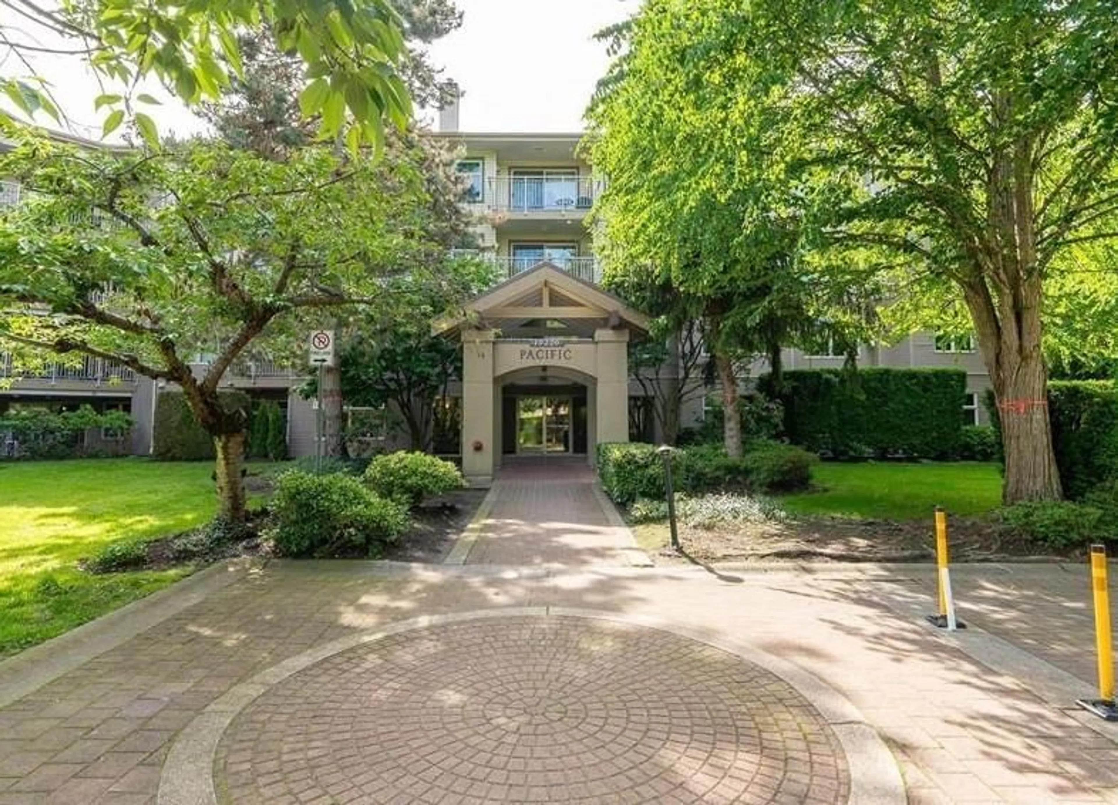 Unknown for 210 - 15220 GUILDFORD, Surrey British Columbia V3R0Y6
