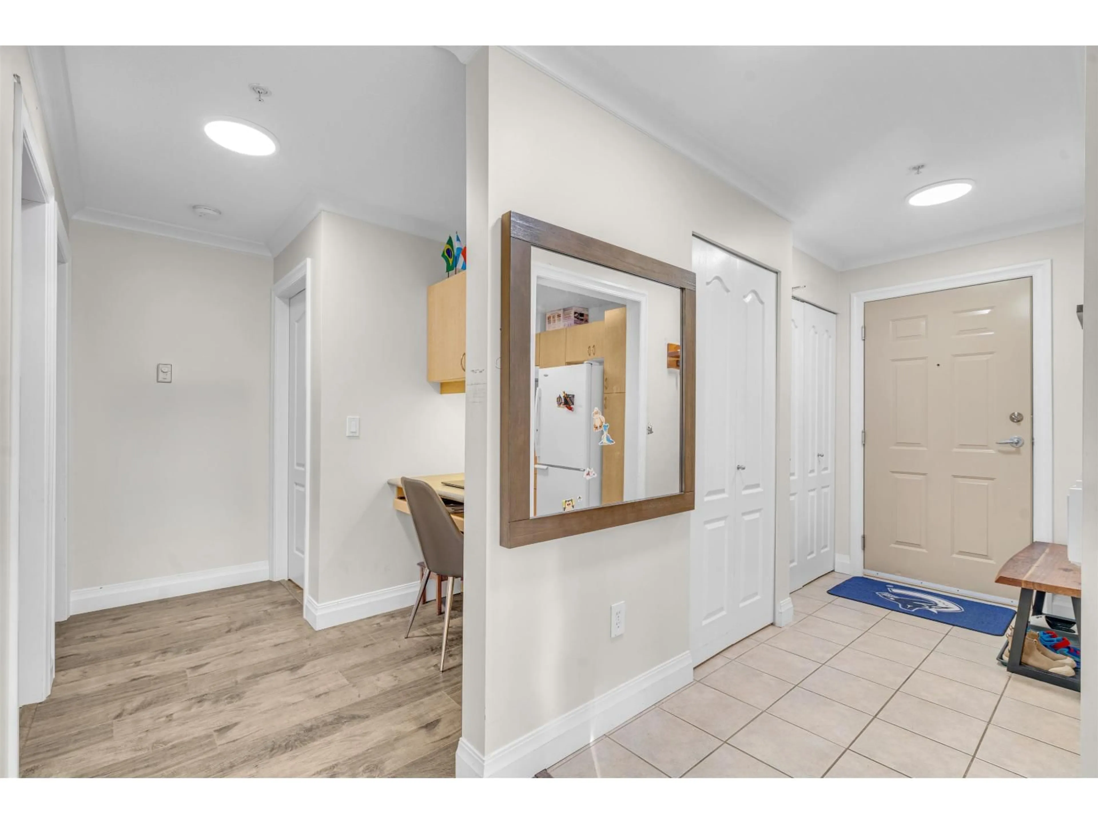 Indoor entryway for 210 - 15220 GUILDFORD DRIVE, Surrey British Columbia V3R0Y6