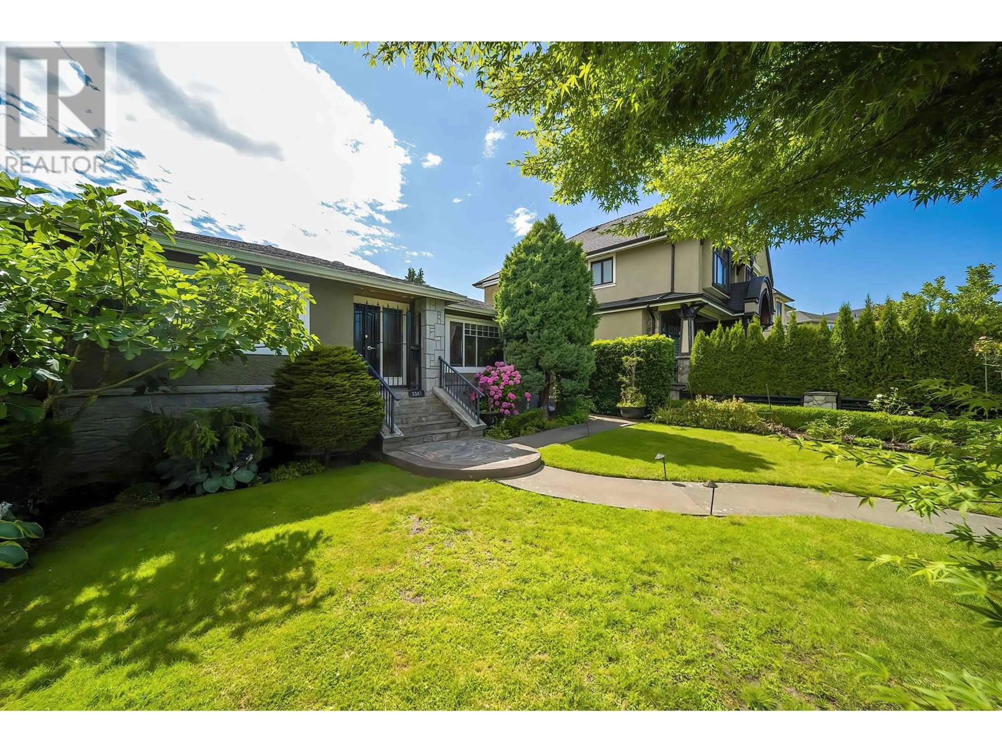 A pic from outside/outdoor area/front of a property/back of a property/a pic from drone, street for 3347 TRUTCH STREET, Vancouver British Columbia V6L2T3