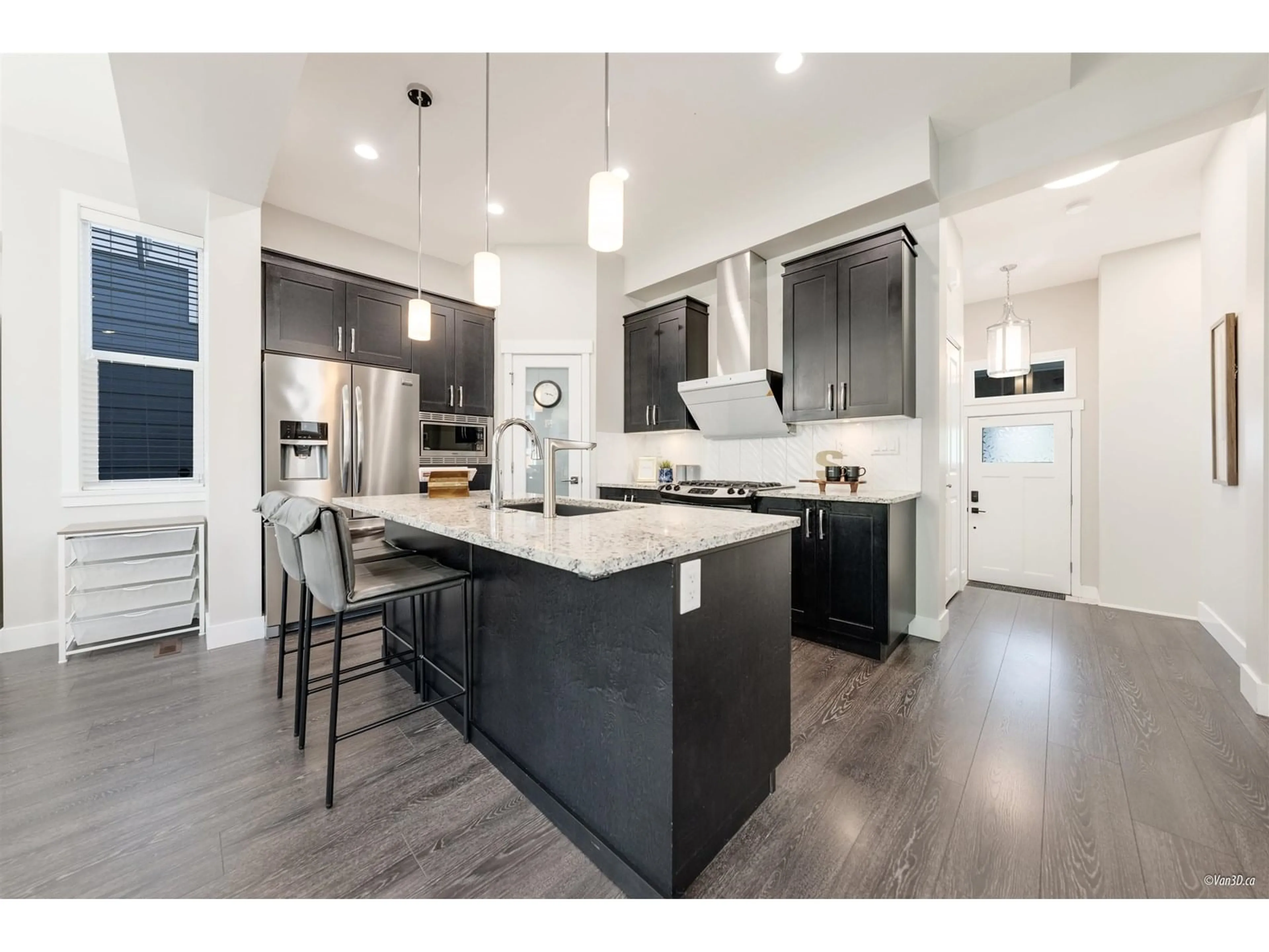 Open concept kitchen, unknown for 15858 29A, Surrey British Columbia V3Z0N4