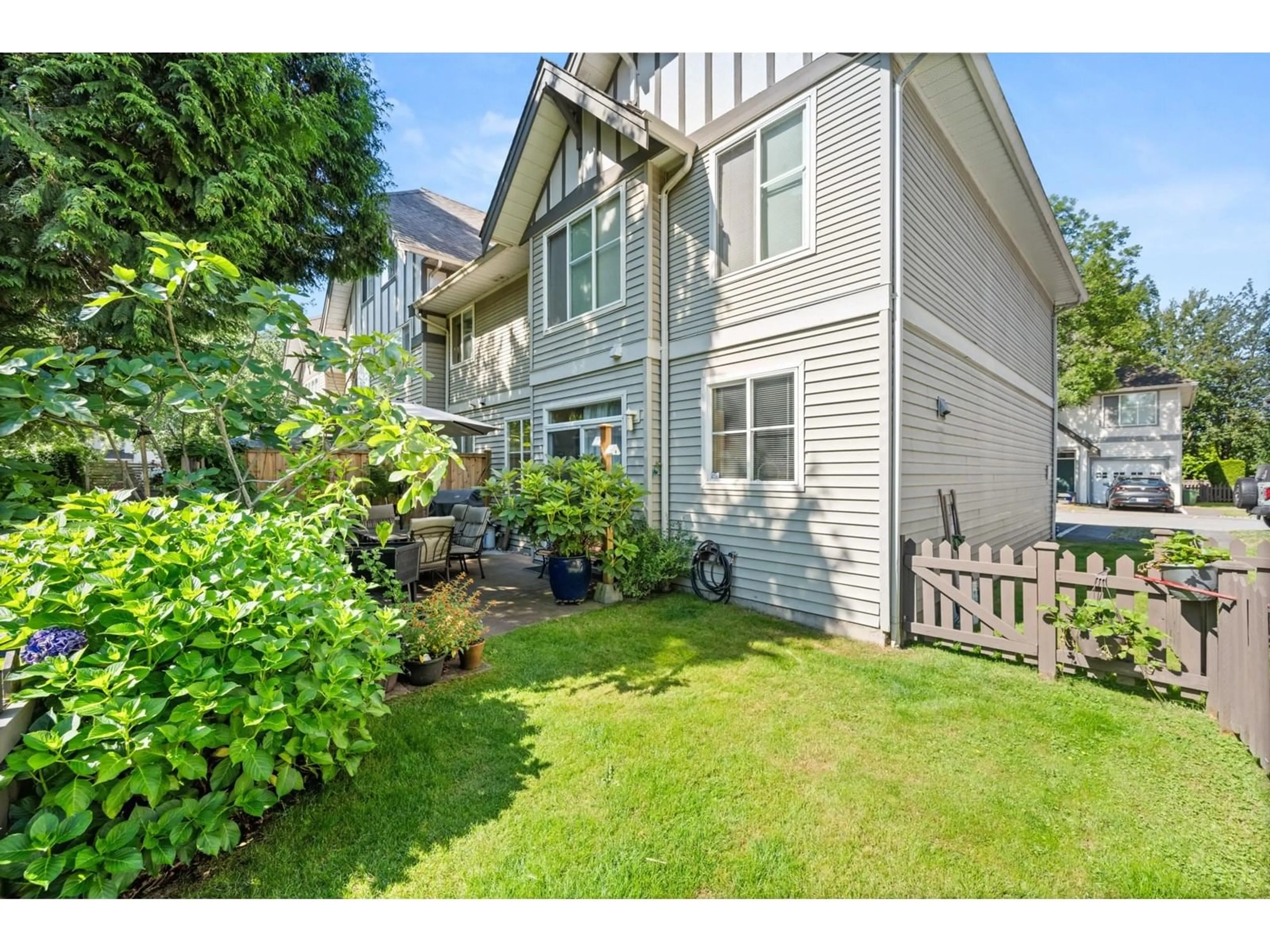 Patio, street for 51 - 6465 184A, Surrey British Columbia V3S8X9