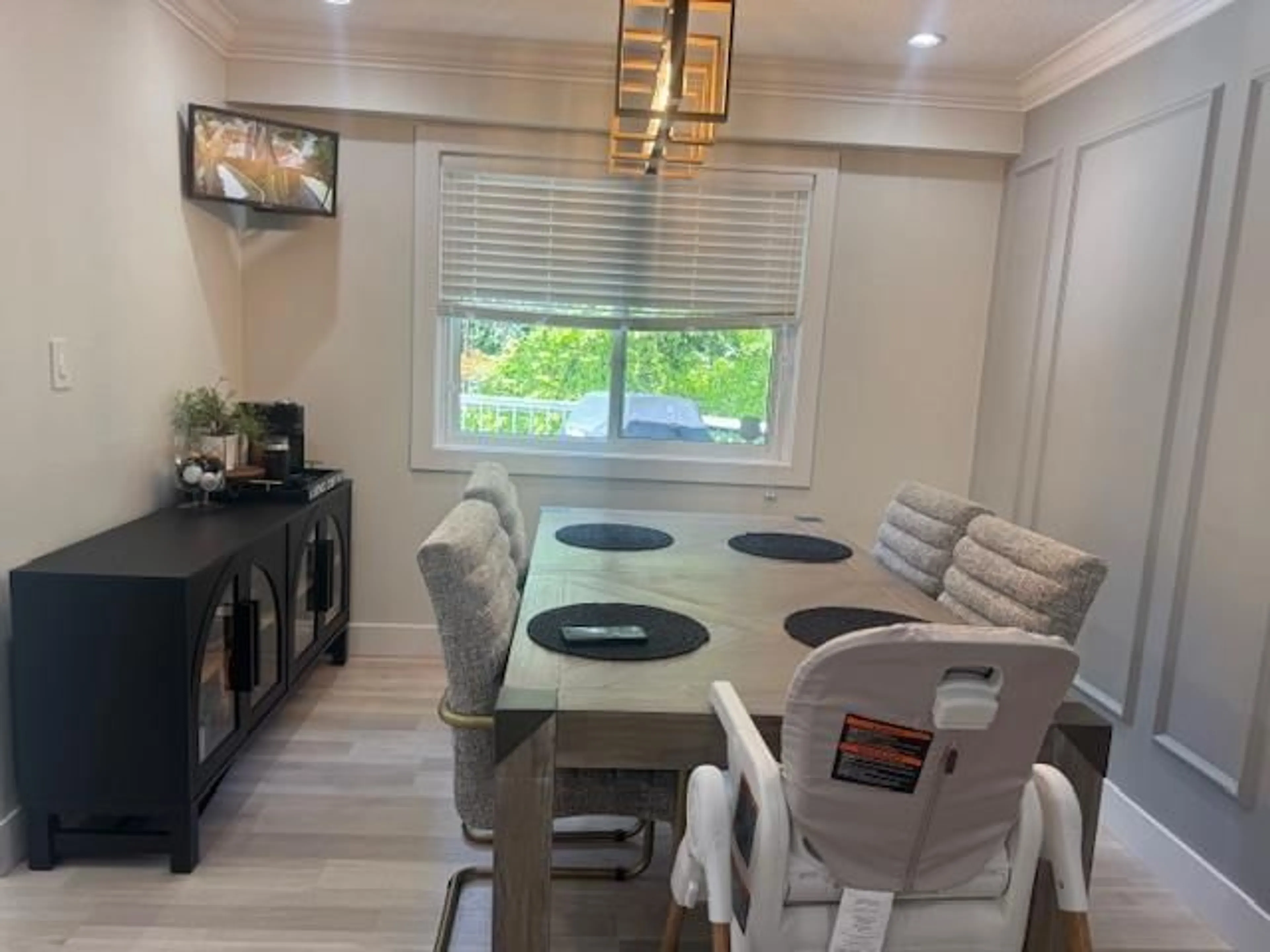 Dining room, wood/laminate floor for 8781 SHEPHERD, Delta British Columbia V4C4J9