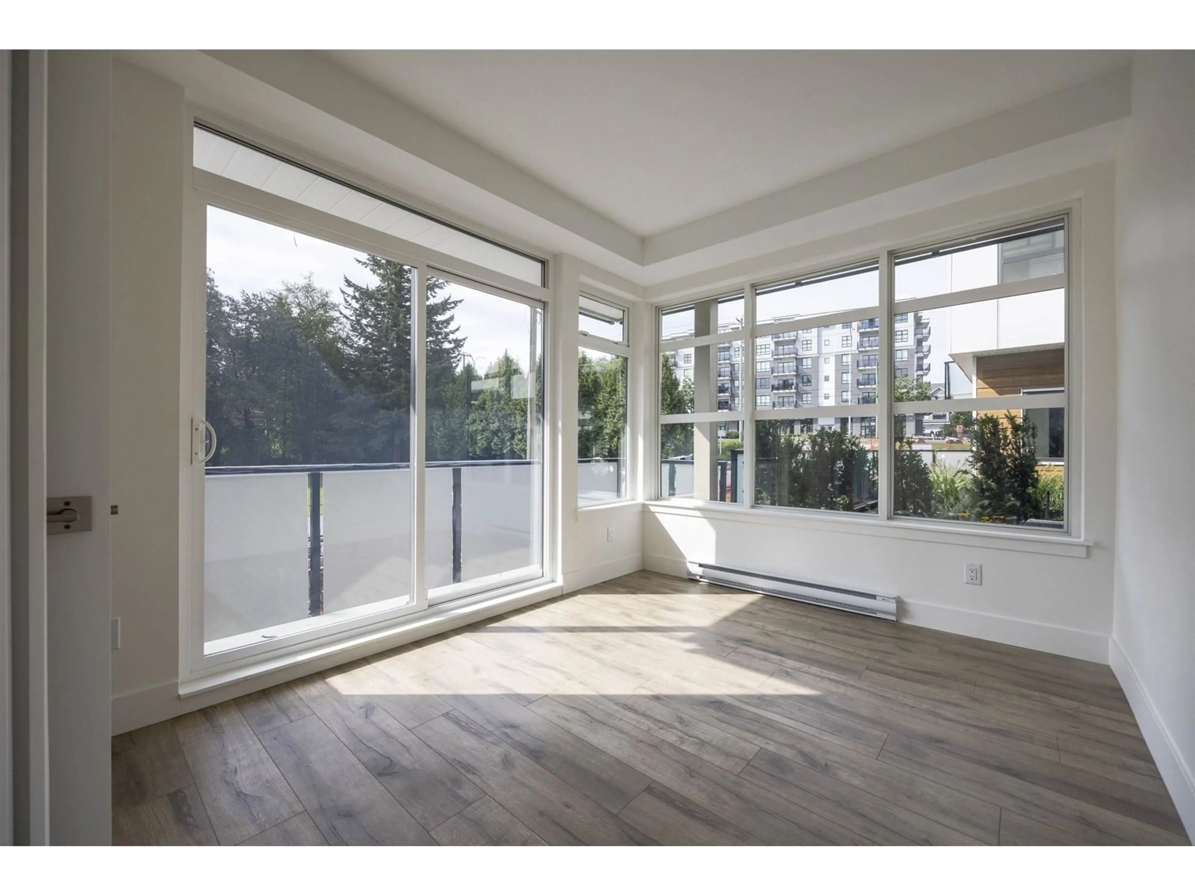 Unknown for 19 - 6328 KING GEORGE, Surrey British Columbia V3X1E6