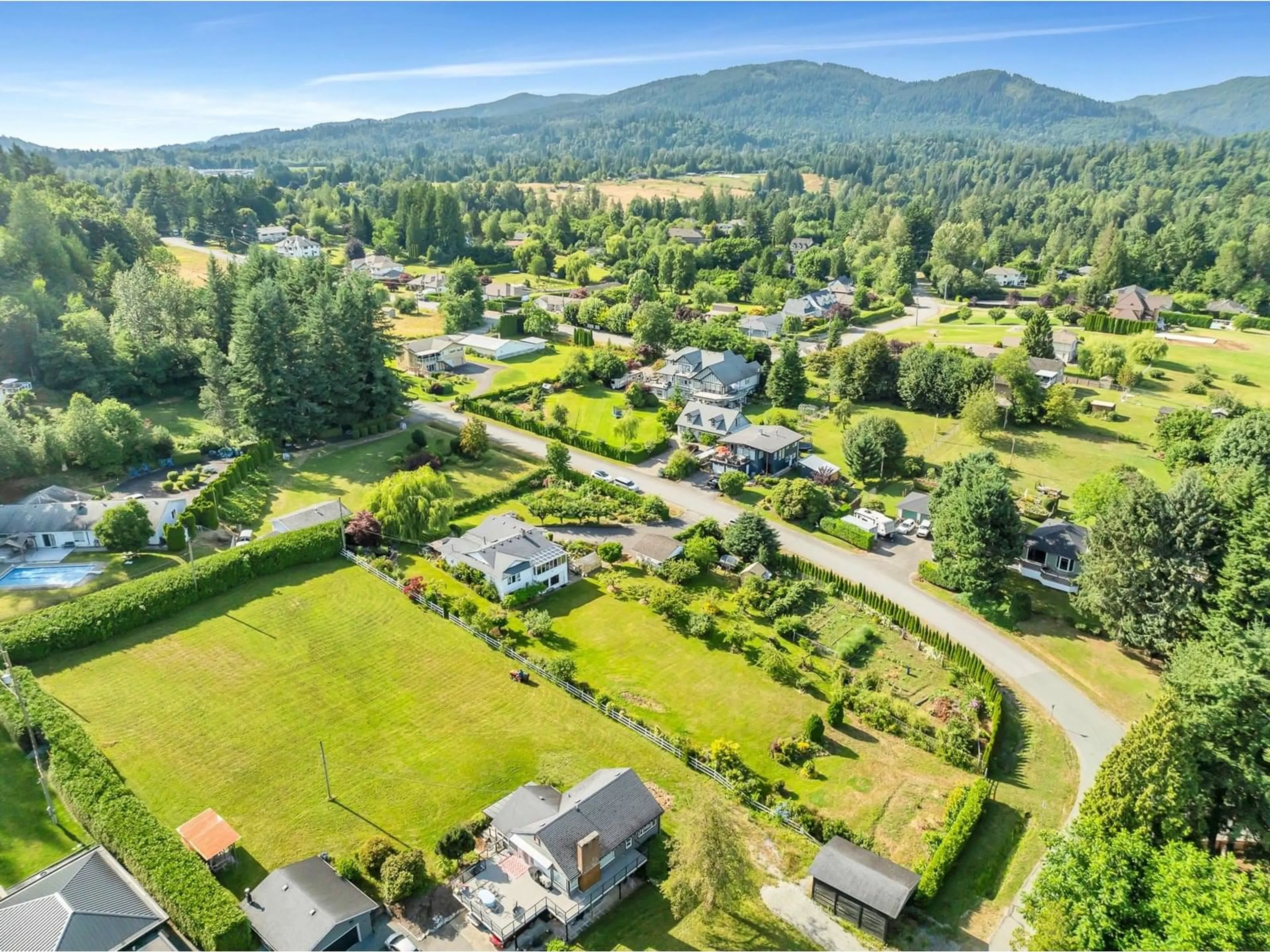 A pic from outside/outdoor area/front of a property/back of a property/a pic from drone, mountain view for 34578 IRELAND, Mission British Columbia V2V6W1
