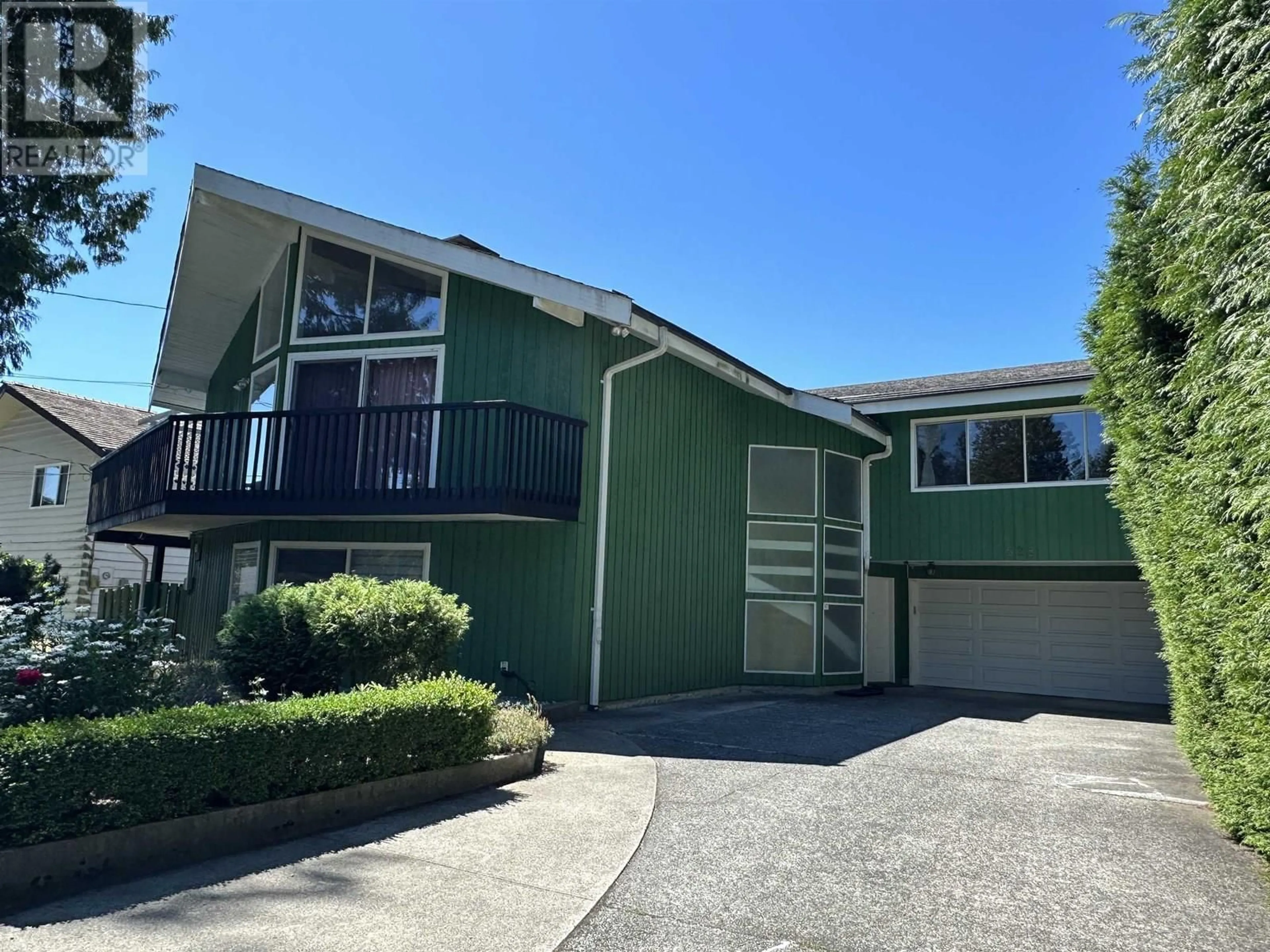 A pic from outside/outdoor area/front of a property/back of a property/a pic from drone, street for 528 ASCOT STREET, Coquitlam British Columbia V3J6H6