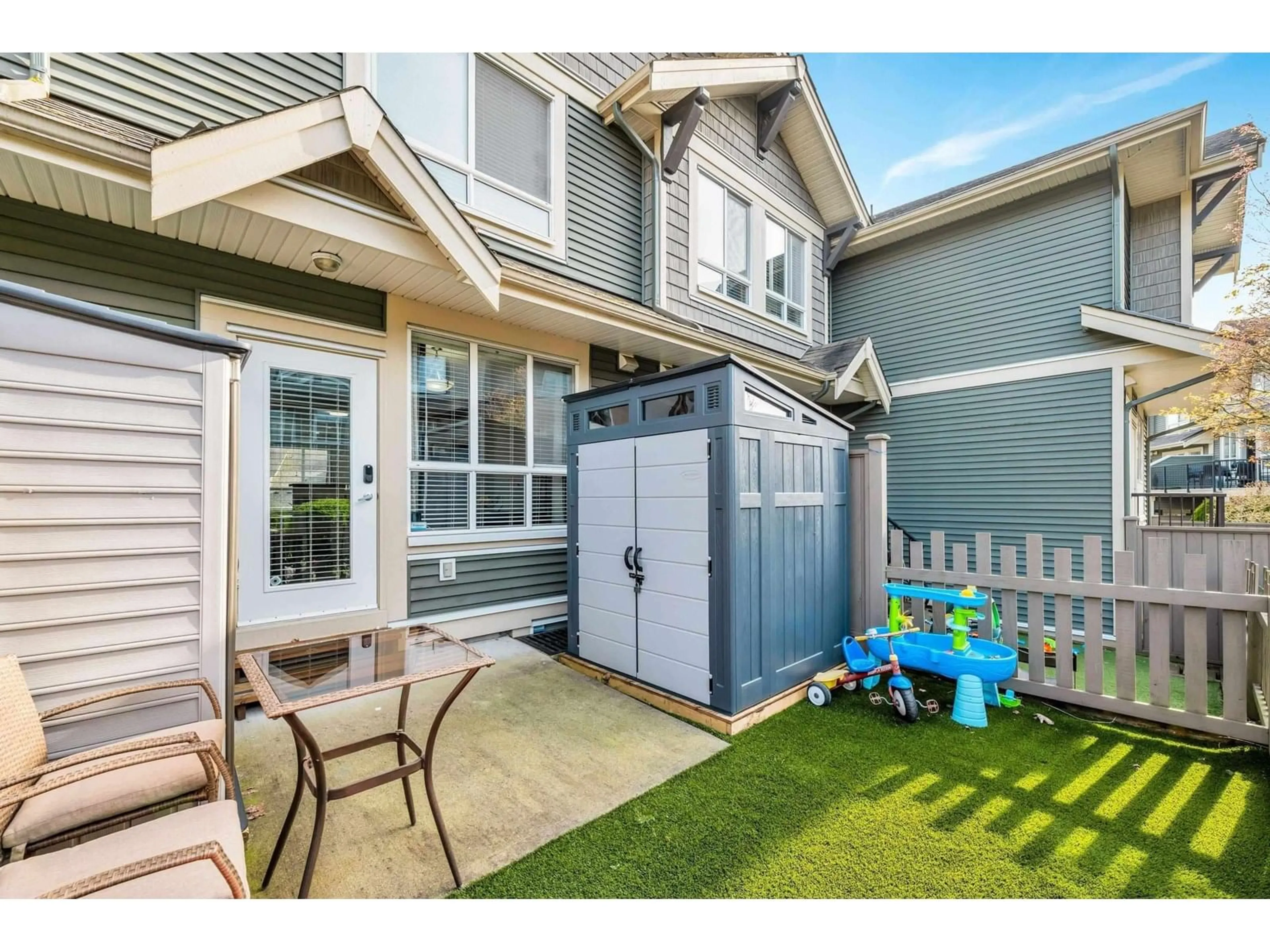 Home with vinyl exterior material, street for 71 - 7848 170, Surrey British Columbia V4N6M4