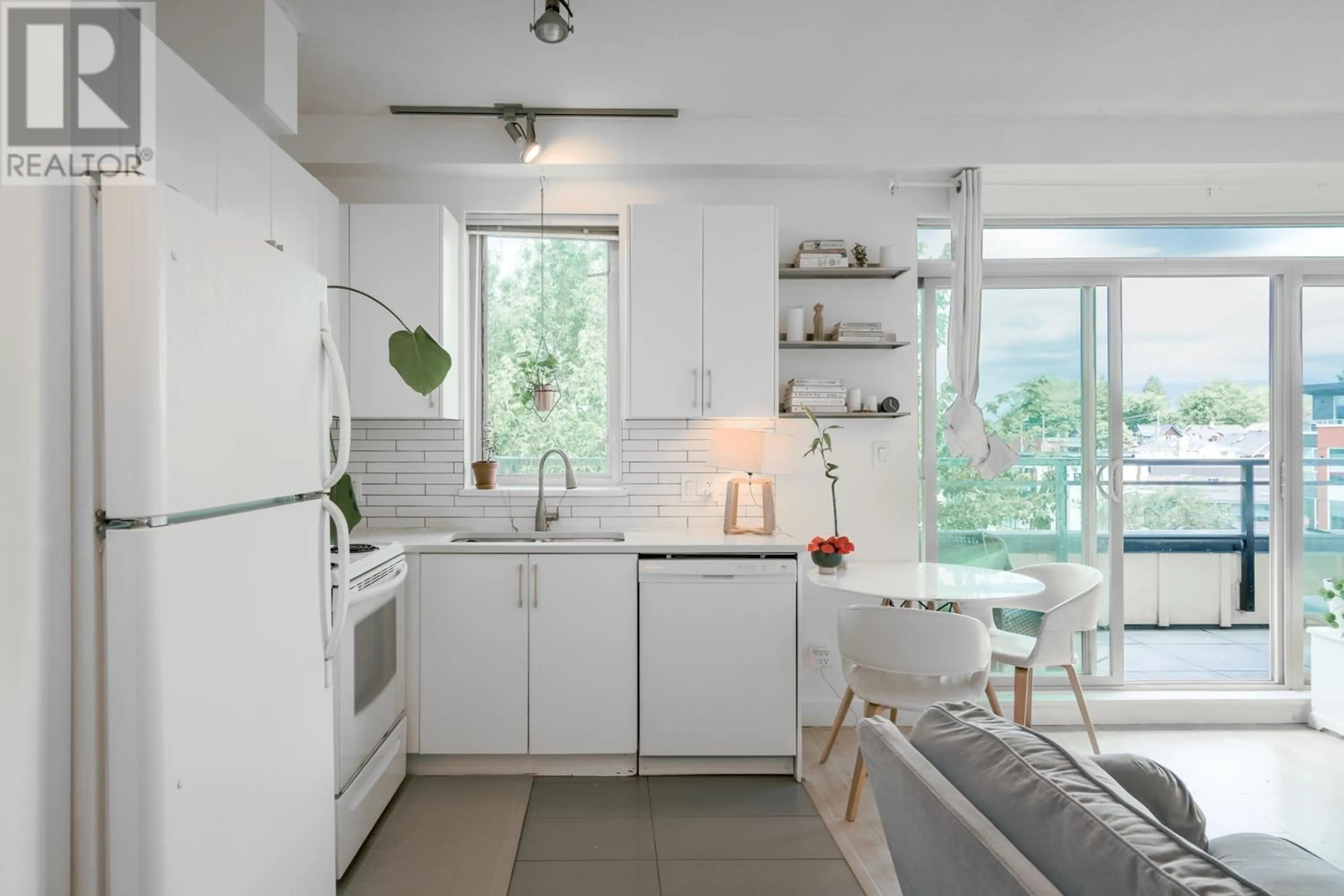 Standard kitchen, ceramic/tile floor for PH1 - 688 17TH AVENUE, Vancouver British Columbia V5V0A8