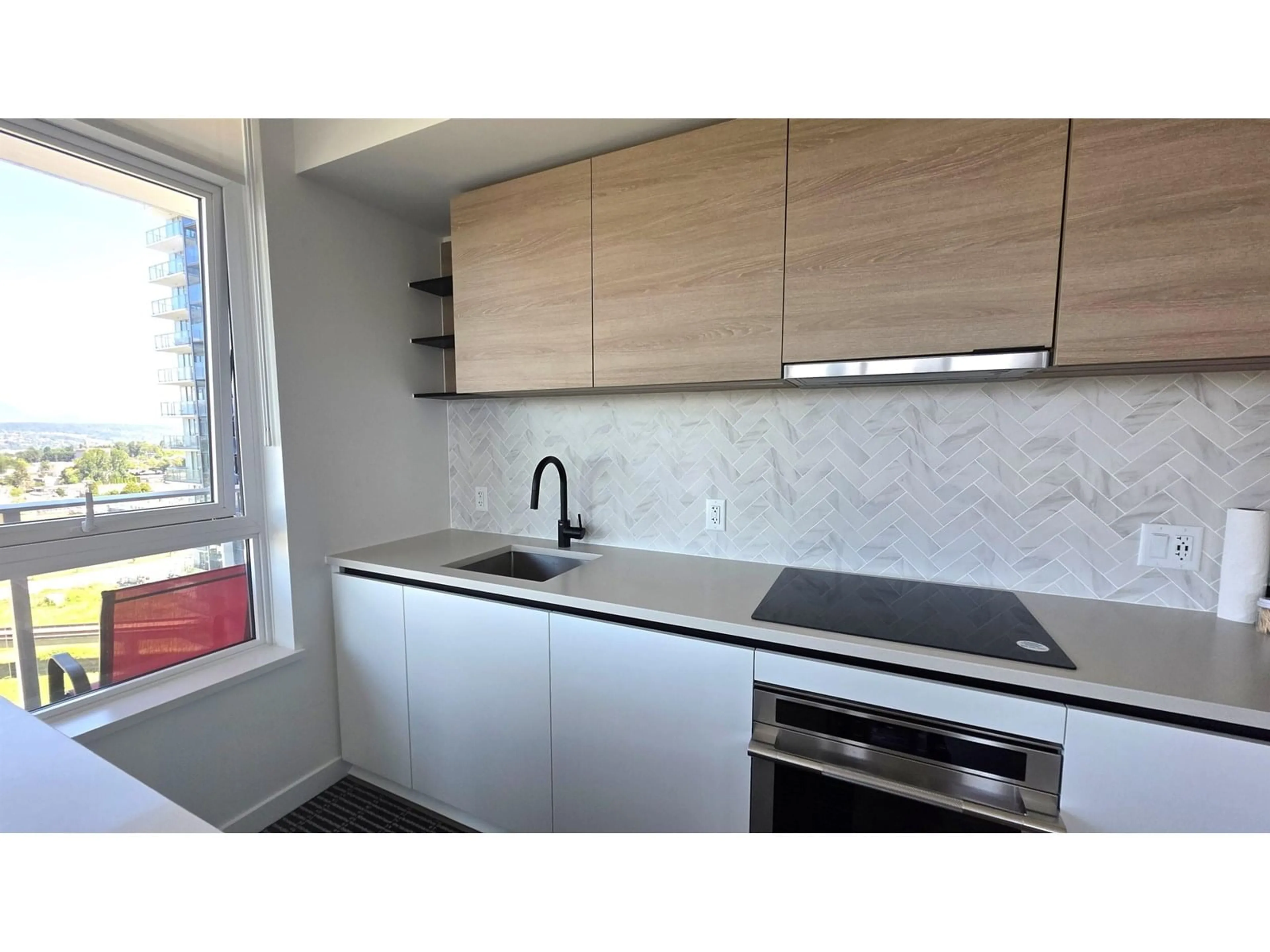Standard kitchen, unknown for 1602 - 10448 UNIVERSITY, Surrey British Columbia V3T0S7