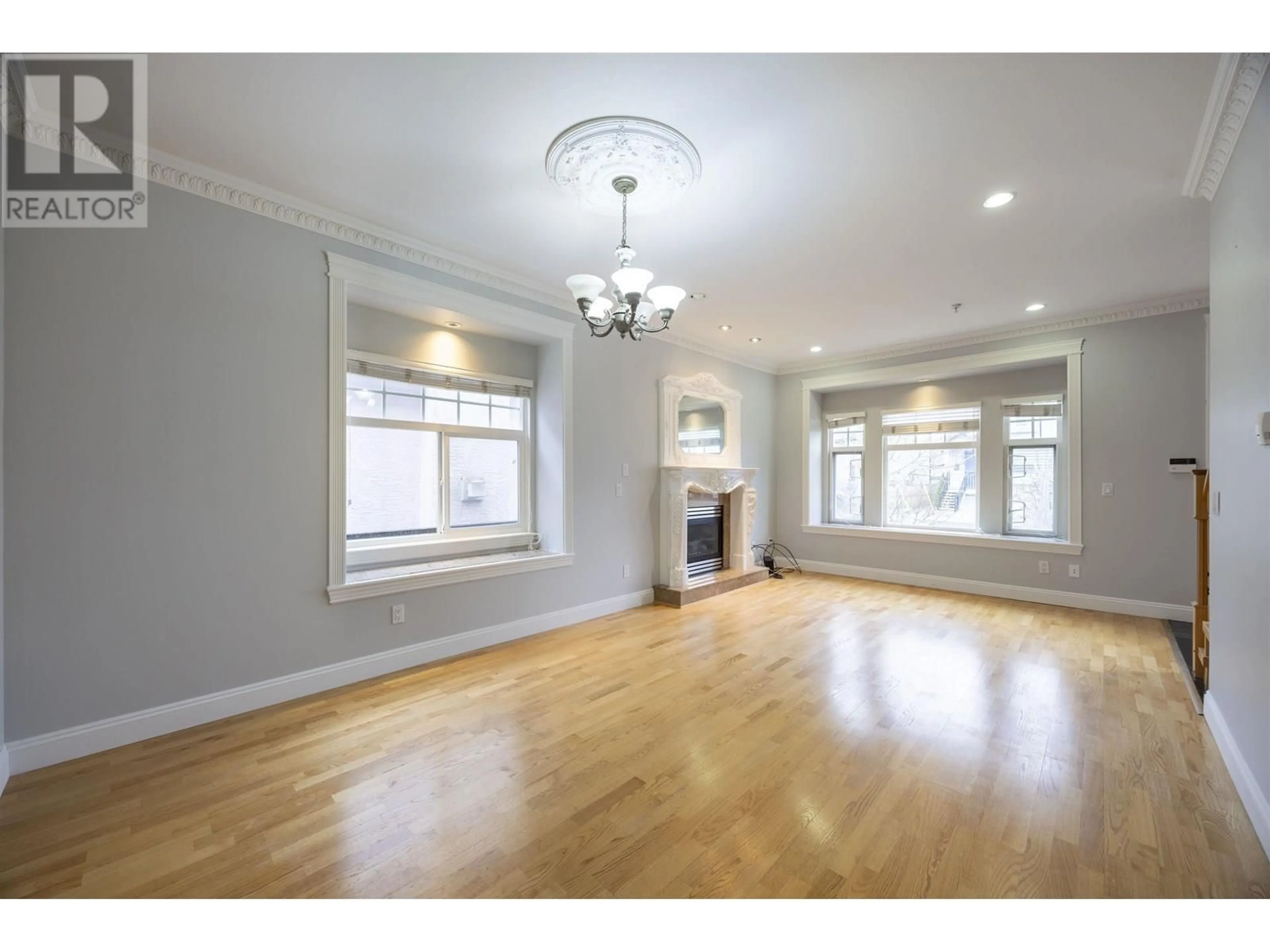 A pic of a room for 3311 44TH AVENUE, Vancouver British Columbia V5R3B3