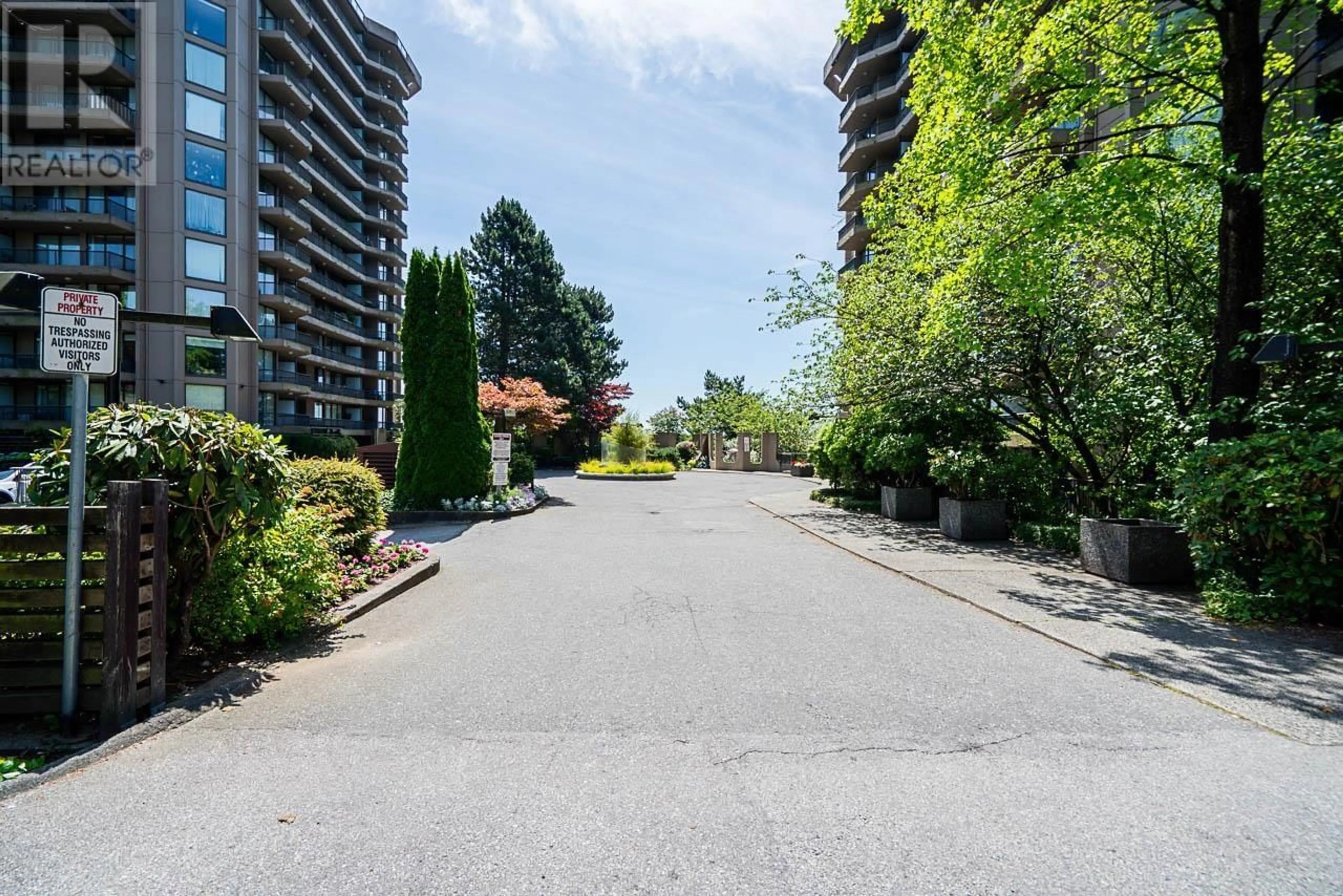 Patio, street for 902 - 3740 ALBERT STREET, Burnaby British Columbia V5C5Y7