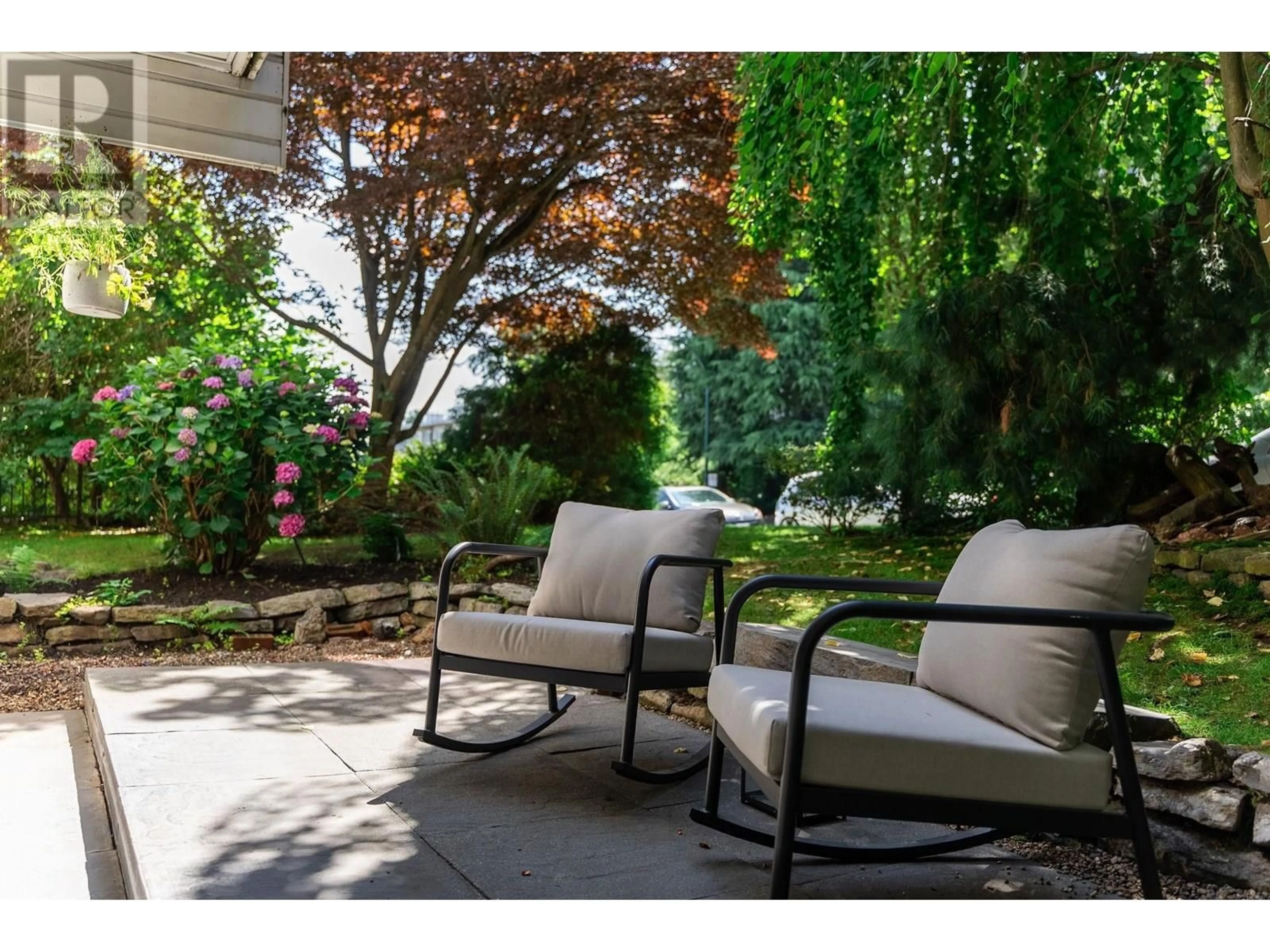 Patio, street for 209 - 2125 2ND AVENUE, Vancouver British Columbia V6K1H7