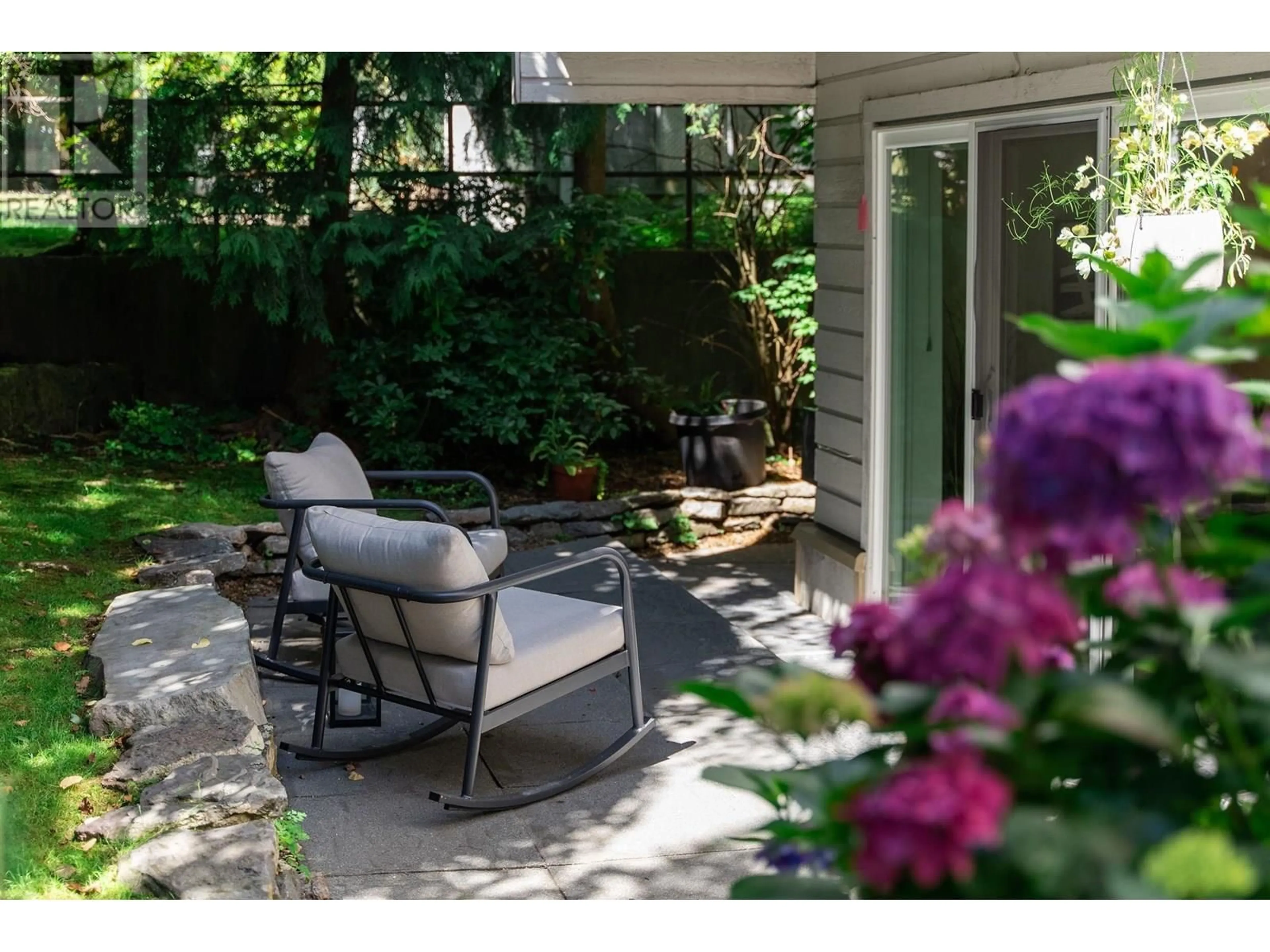 Patio, street for 209 - 2125 2ND AVENUE, Vancouver British Columbia V6K1H7