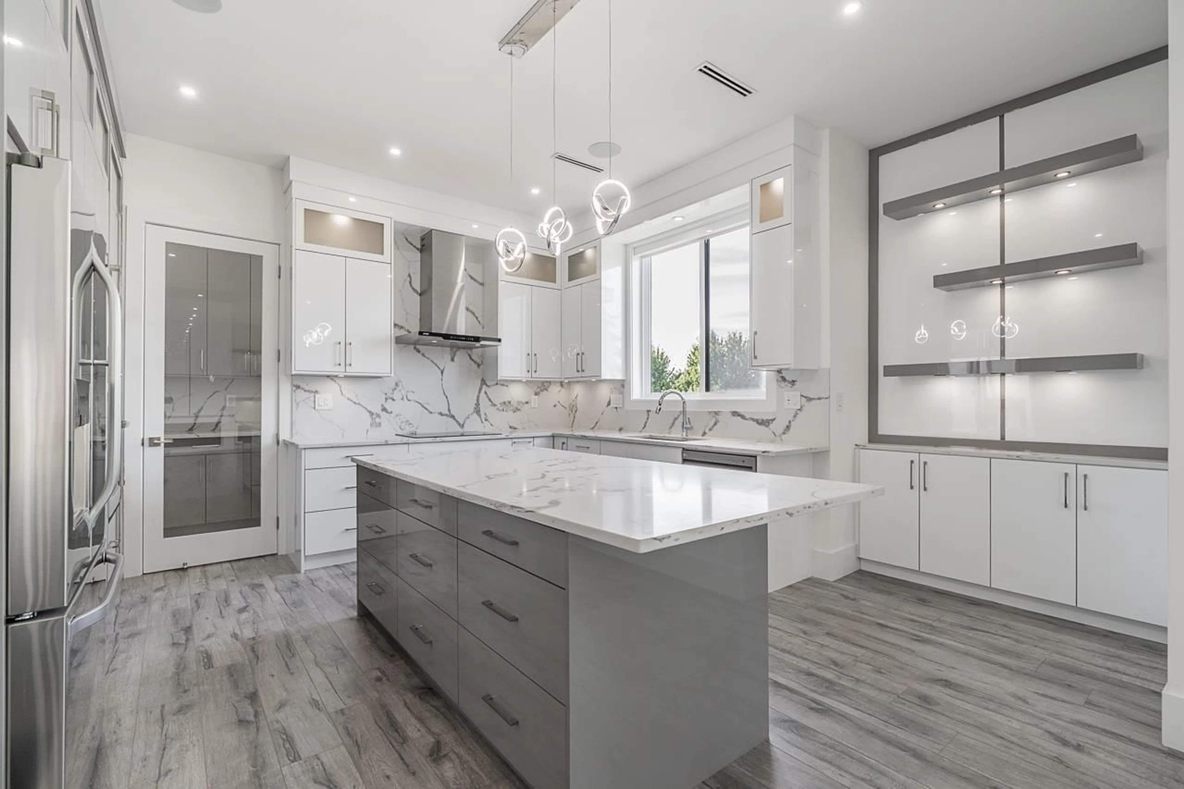 Contemporary kitchen, unknown for 15051 63A, Surrey British Columbia V3S3H8