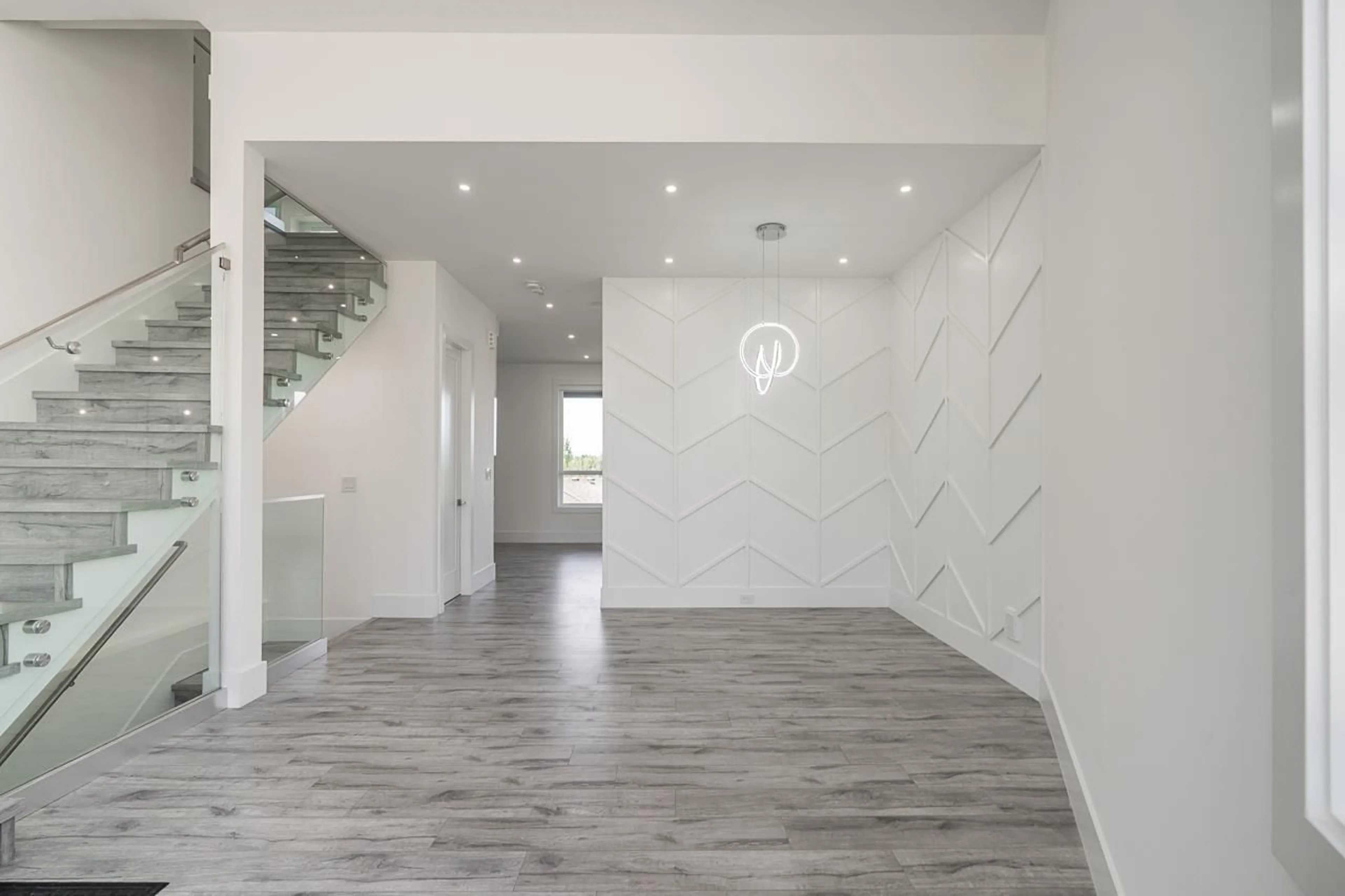 Indoor foyer for 15051 63A, Surrey British Columbia V3S3H8
