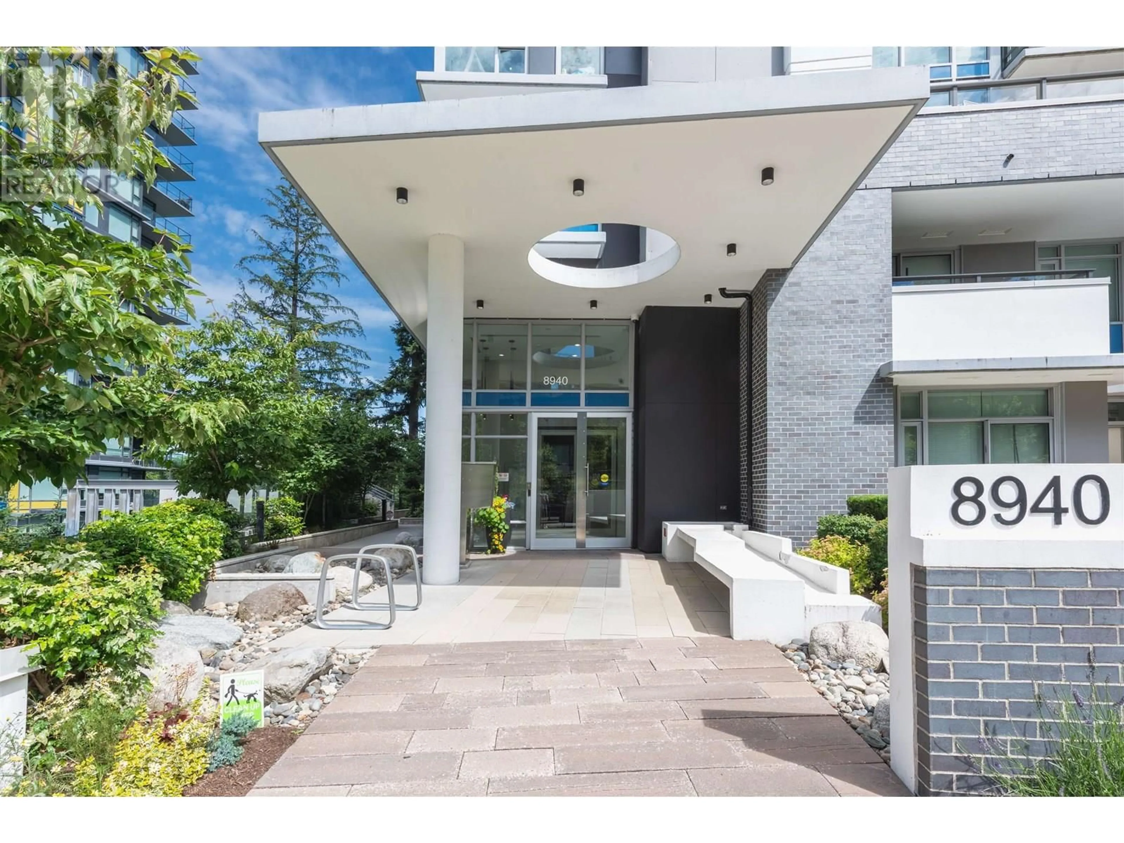 Indoor foyer for 701 - 8940 UNIVERSITY CRESCENT, Burnaby British Columbia V5A4Y8