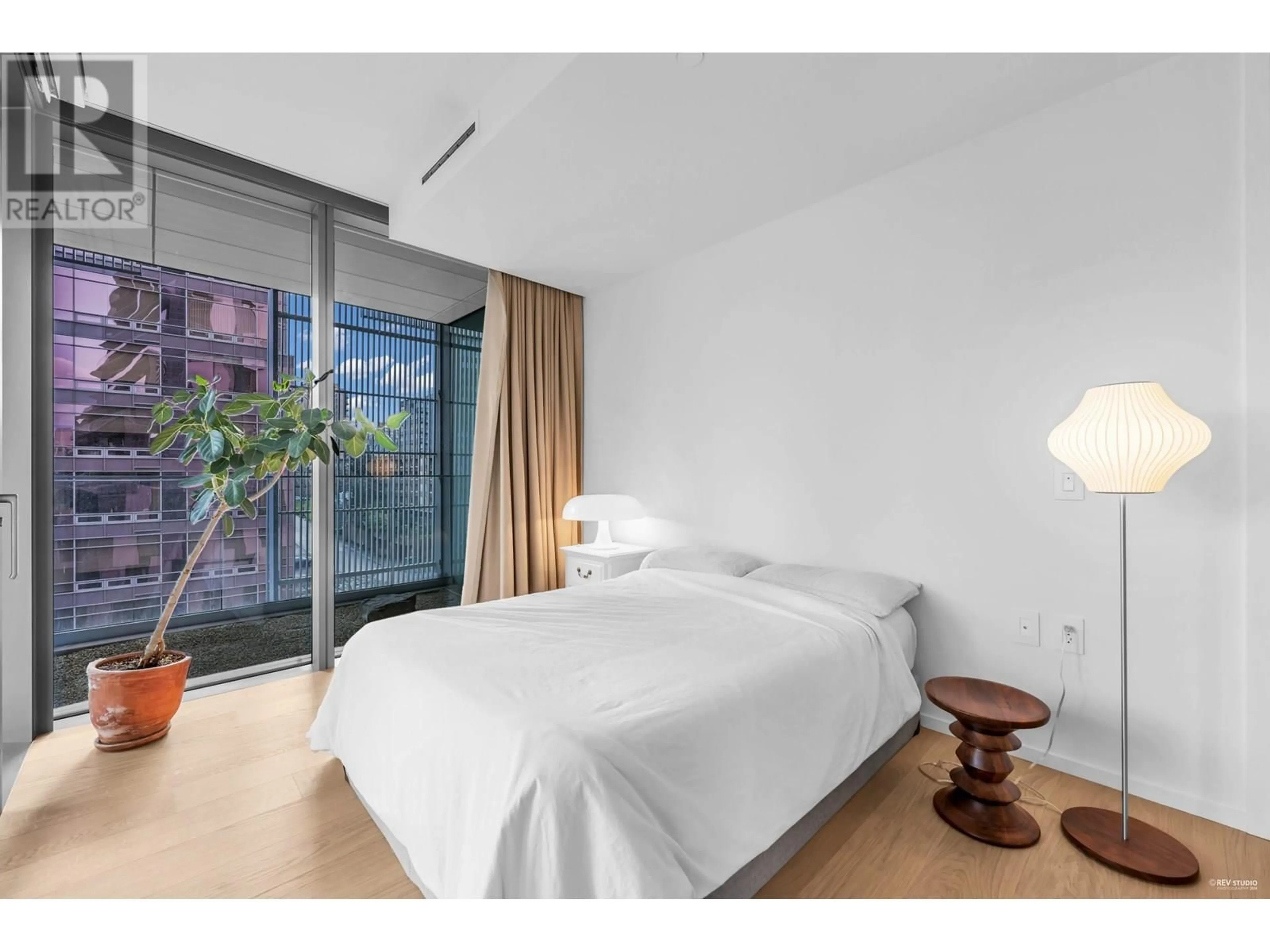 Bedroom with bed, unknown for 804 - 1568 ALBERNI STREET, Vancouver British Columbia V6G0E3
