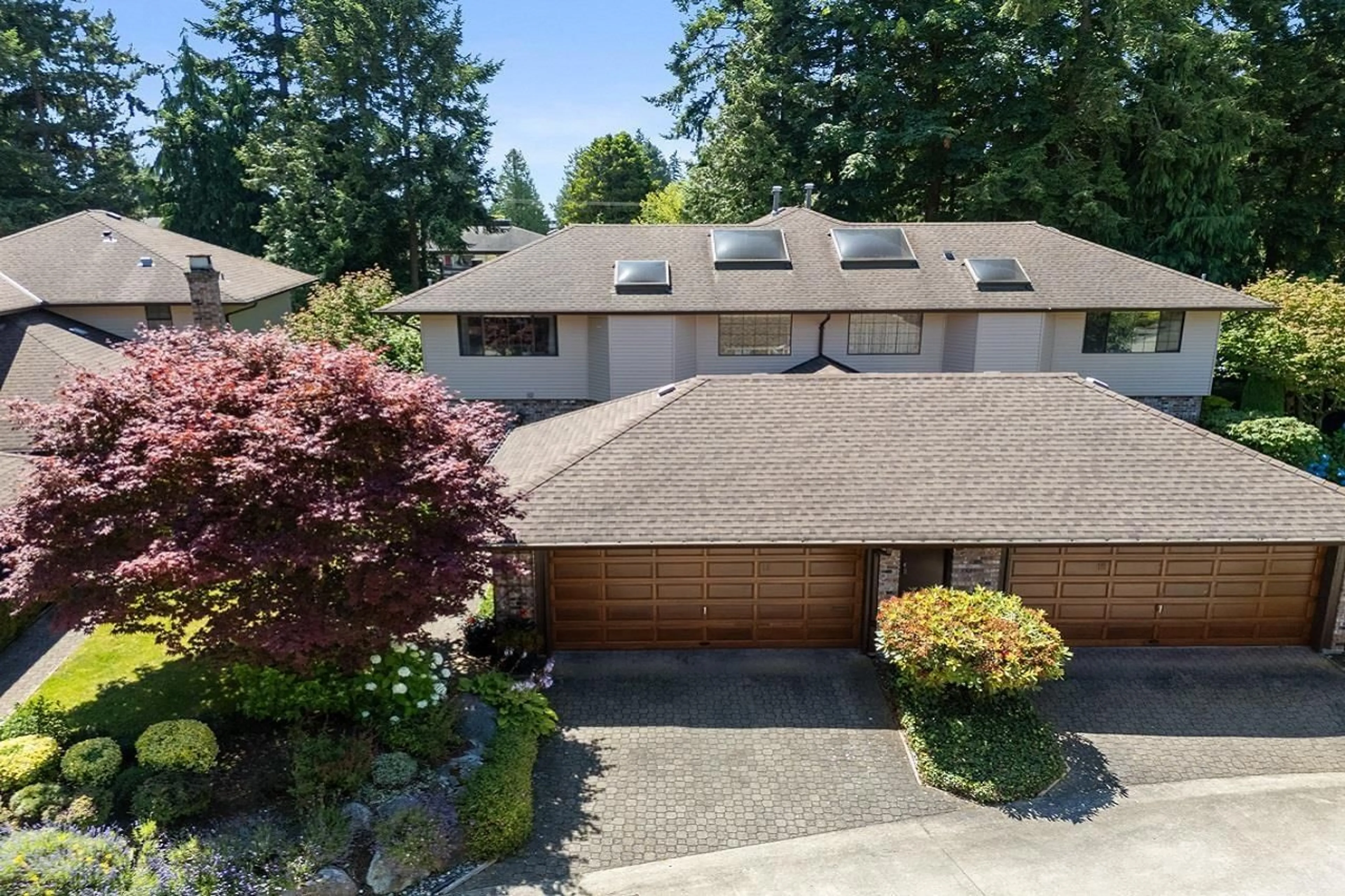 A pic from outside/outdoor area/front of a property/back of a property/a pic from drone, unknown for 15 - 1725 SOUTHMERE, Surrey British Columbia V4A7A7
