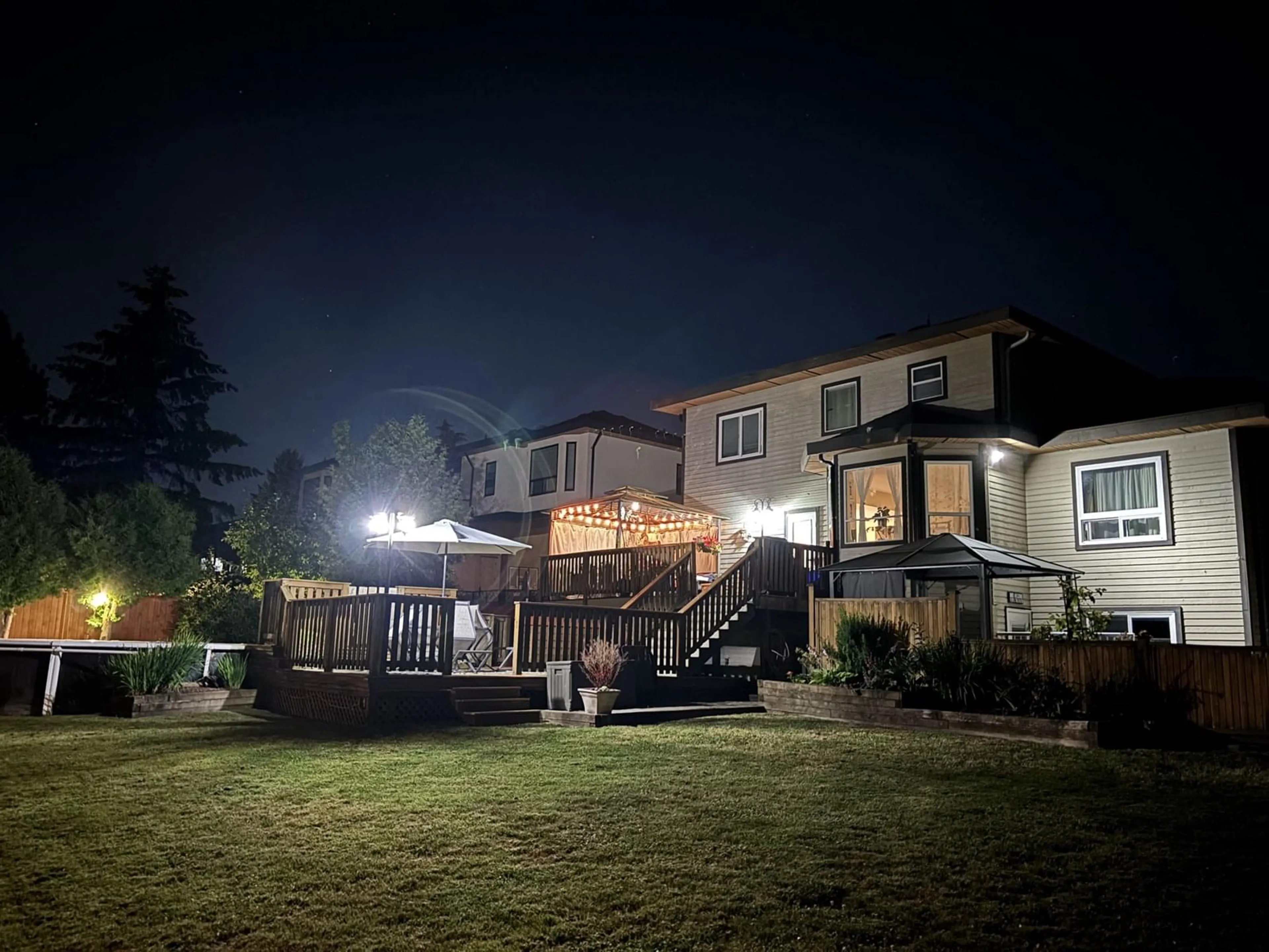 A pic from outside/outdoor area/front of a property/back of a property/a pic from drone, unknown for 7588 150A, Surrey British Columbia V3S6P2