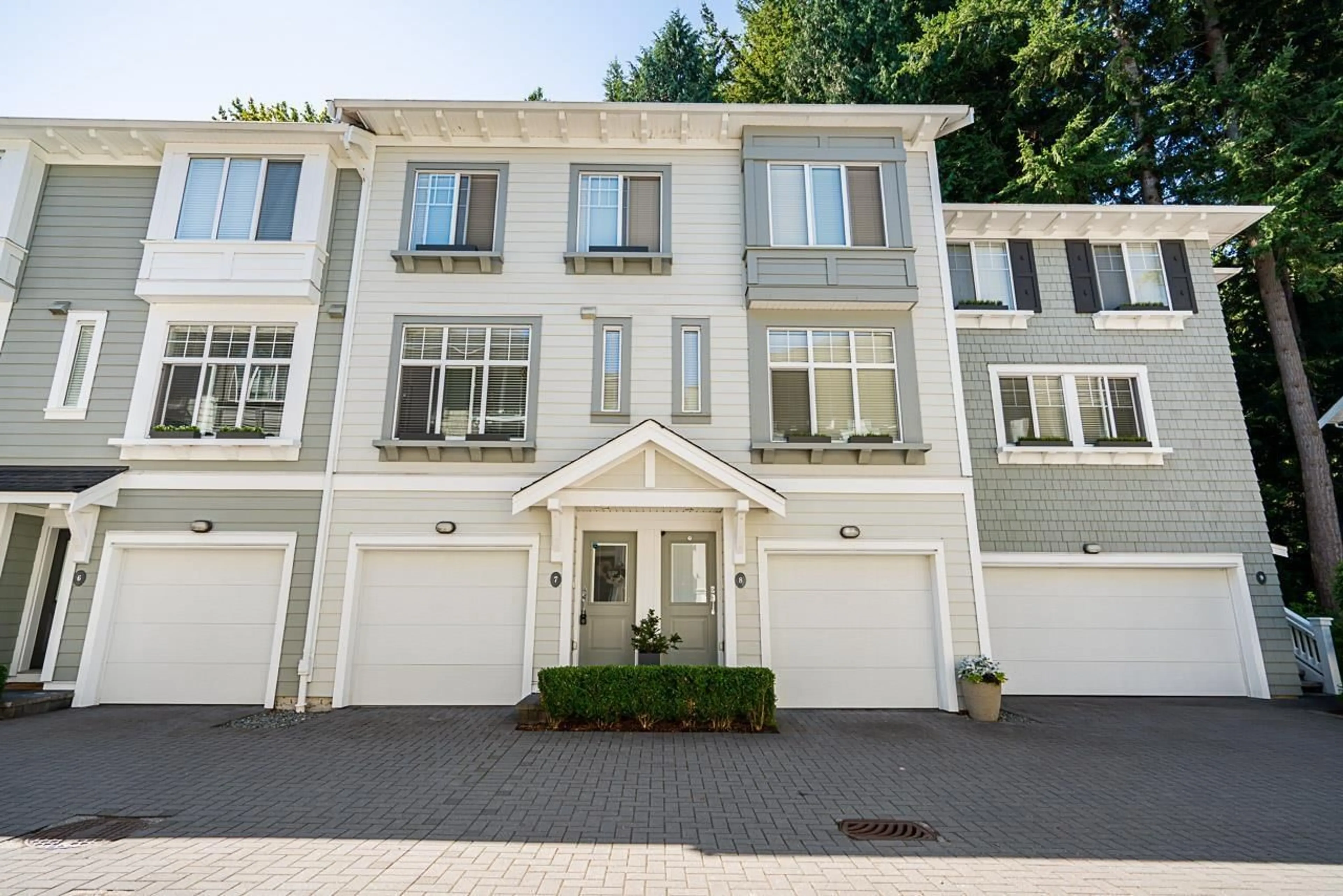 Home with vinyl exterior material, street for 7 - 253 171, Surrey British Columbia V3Z9P4