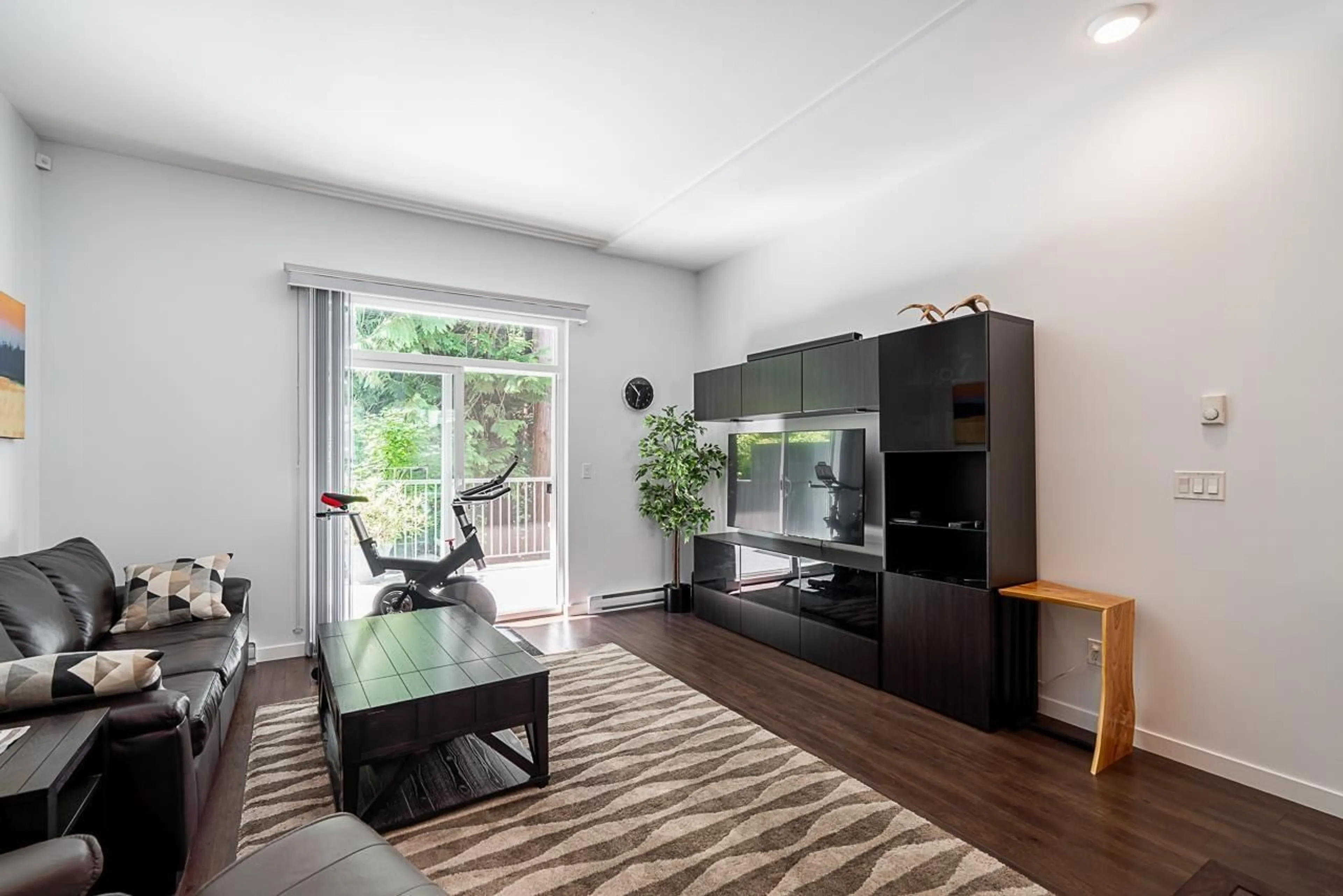 Living room with furniture, wood/laminate floor for 7 - 253 171, Surrey British Columbia V3Z9P4