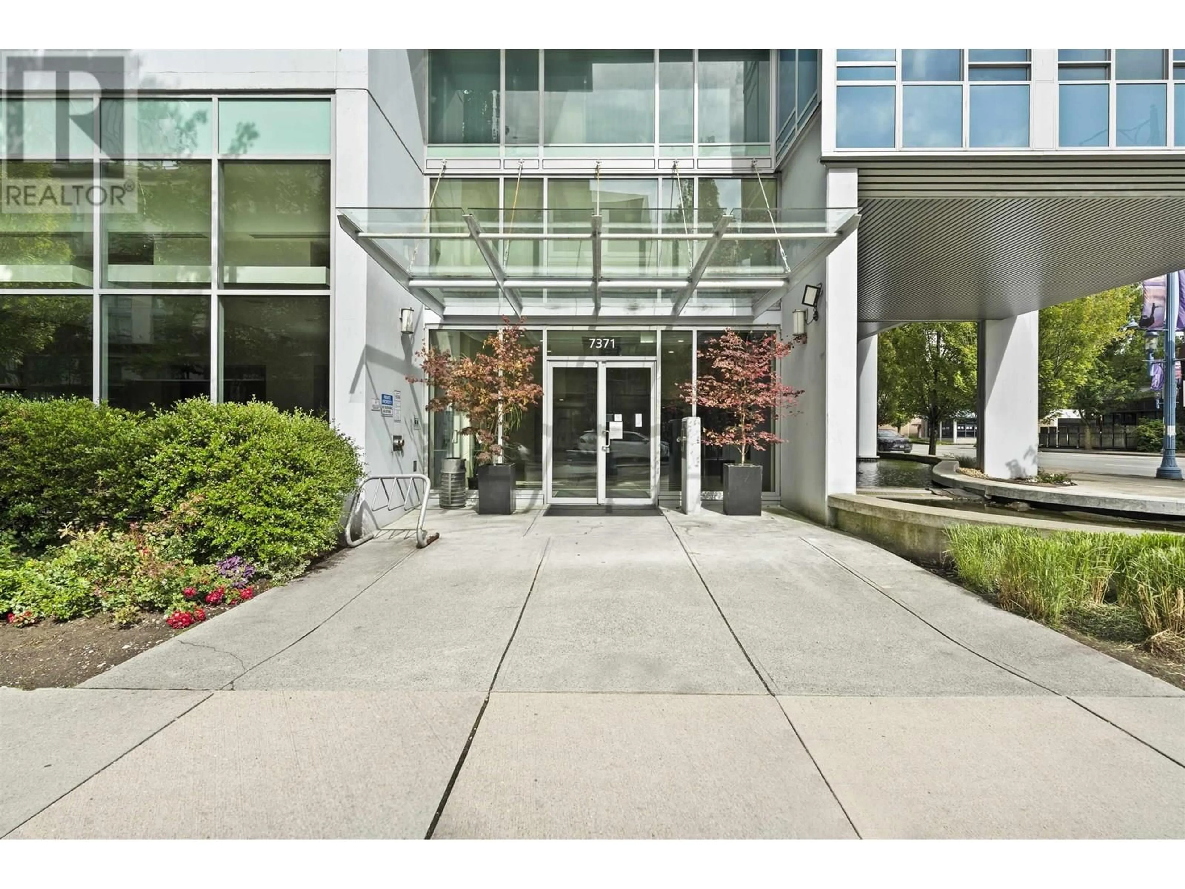 Indoor foyer for 601 - 7371 WESTMINSTER HIGHWAY, Richmond British Columbia V6X0B4