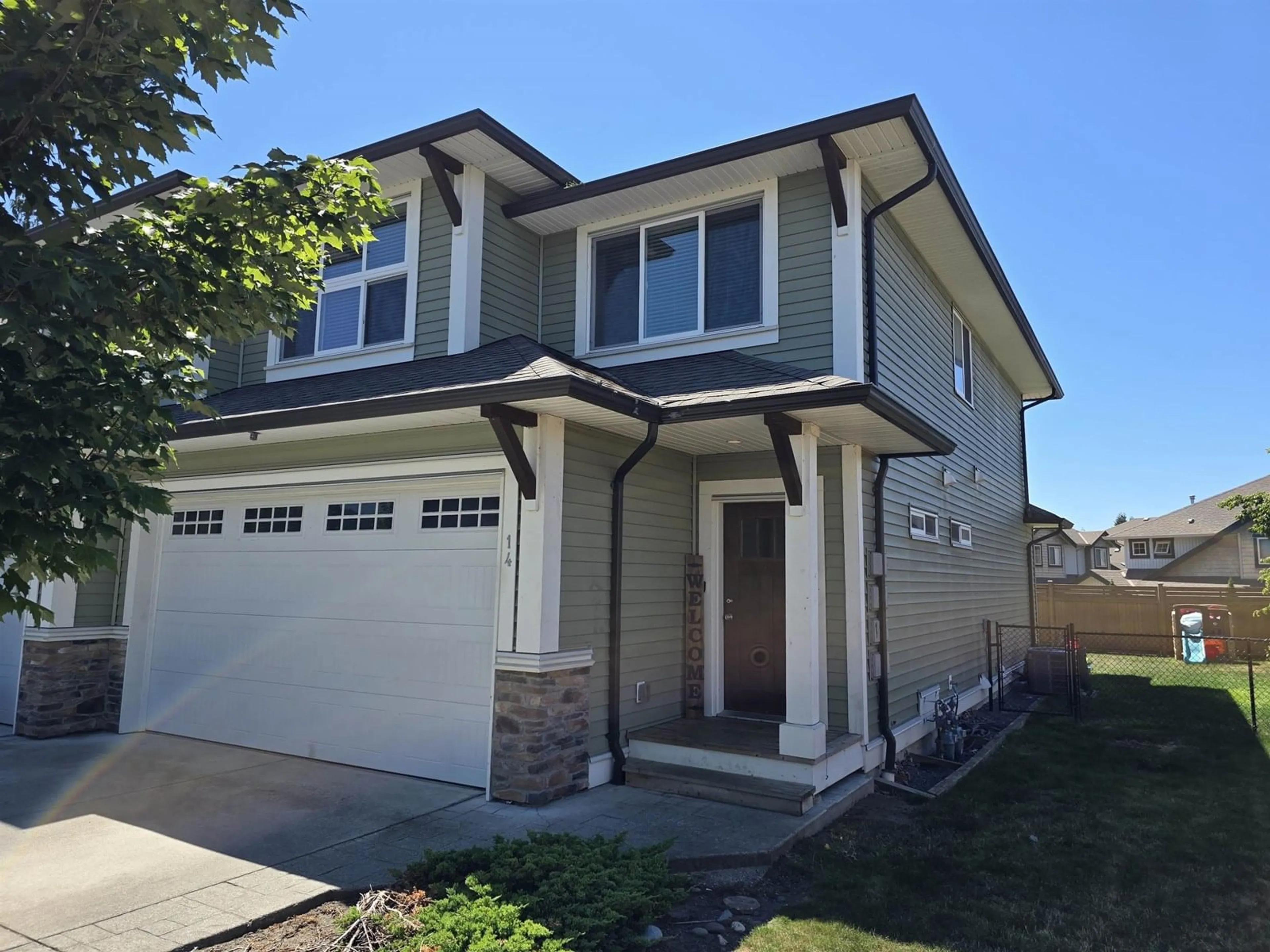 Home with vinyl exterior material, street for 14 - 6491 VEDDER ROAD, Chilliwack British Columbia V2R0Y5