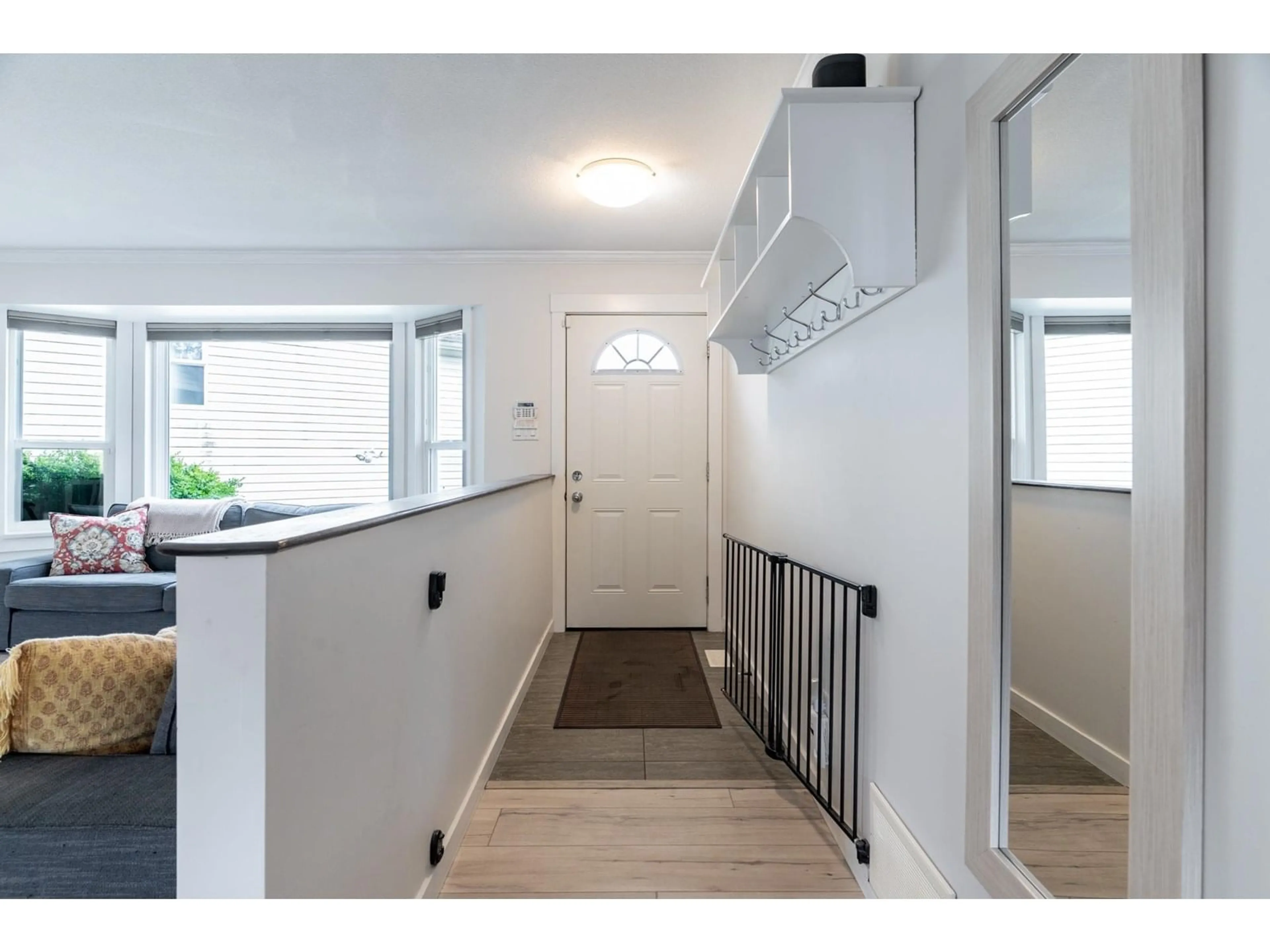 Indoor entryway for 18096 61, Surrey British Columbia V3S5V8