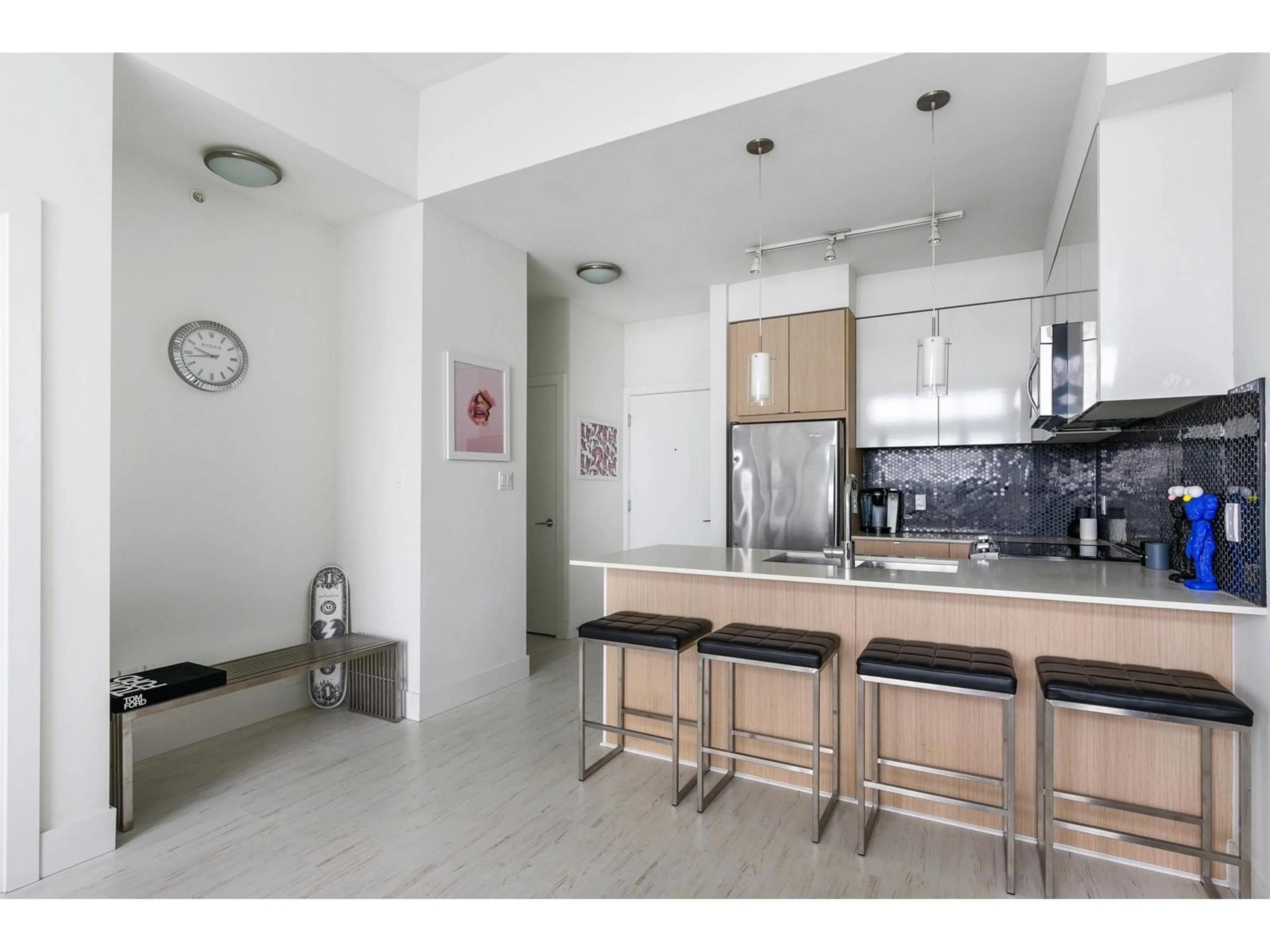 Standard kitchen, unknown for 414 - 6468 195A, Surrey British Columbia V4N6R6