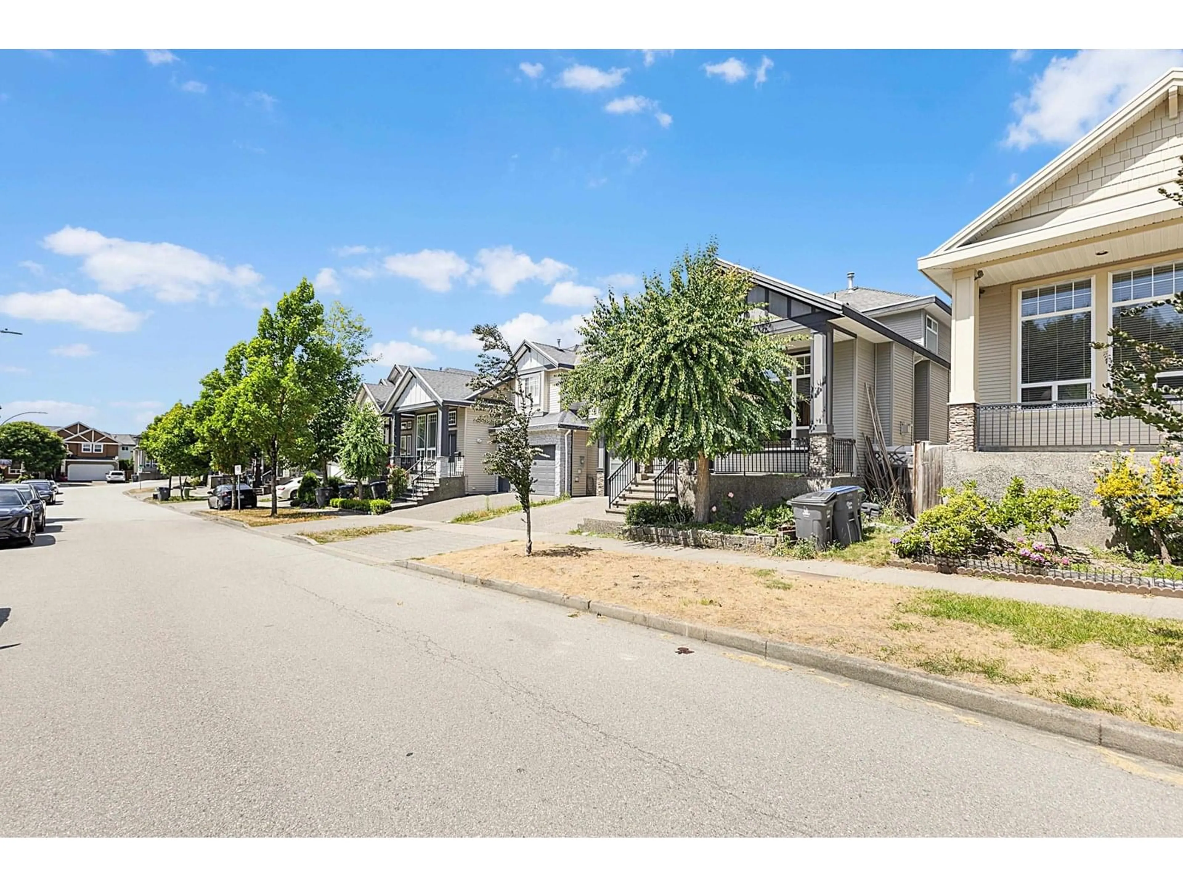 A pic from outside/outdoor area/front of a property/back of a property/a pic from drone, street for 14781 67A, Surrey British Columbia V3S4P9