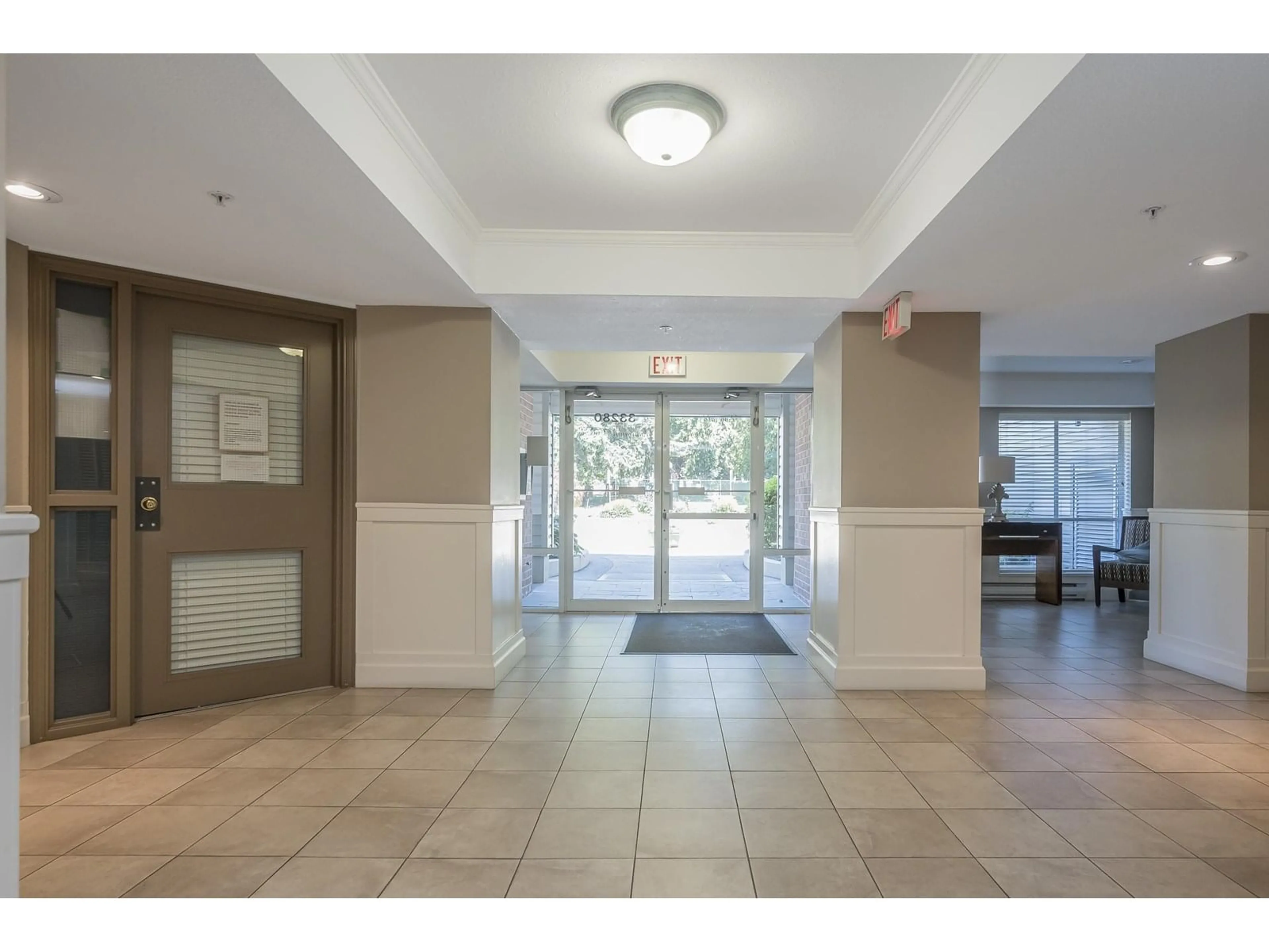 Indoor foyer for 210 - 33280 BOURQUIN EAST, Abbotsford British Columbia V2S7K2