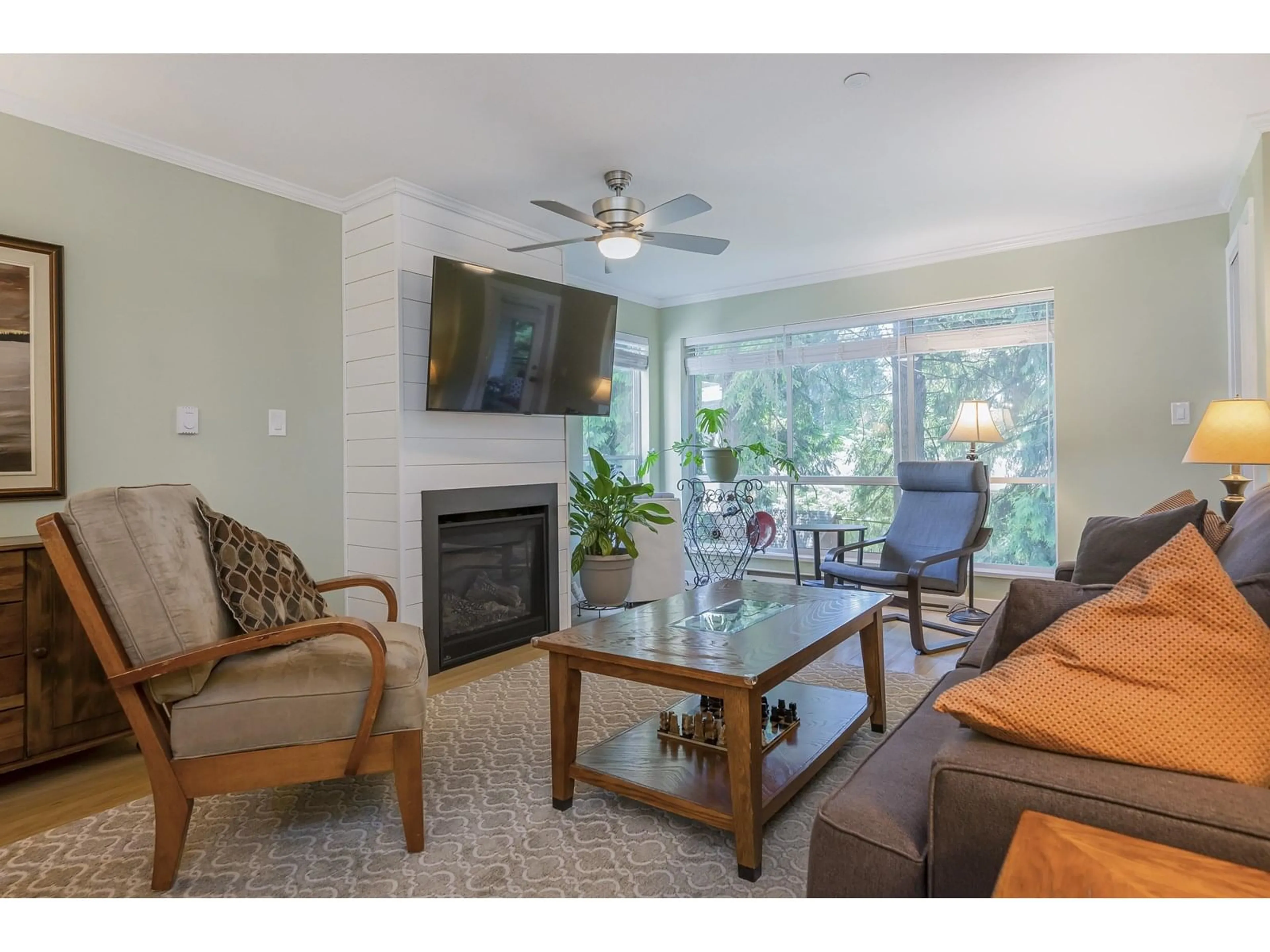 Living room with furniture, unknown for 210 - 33280 BOURQUIN EAST, Abbotsford British Columbia V2S7K2