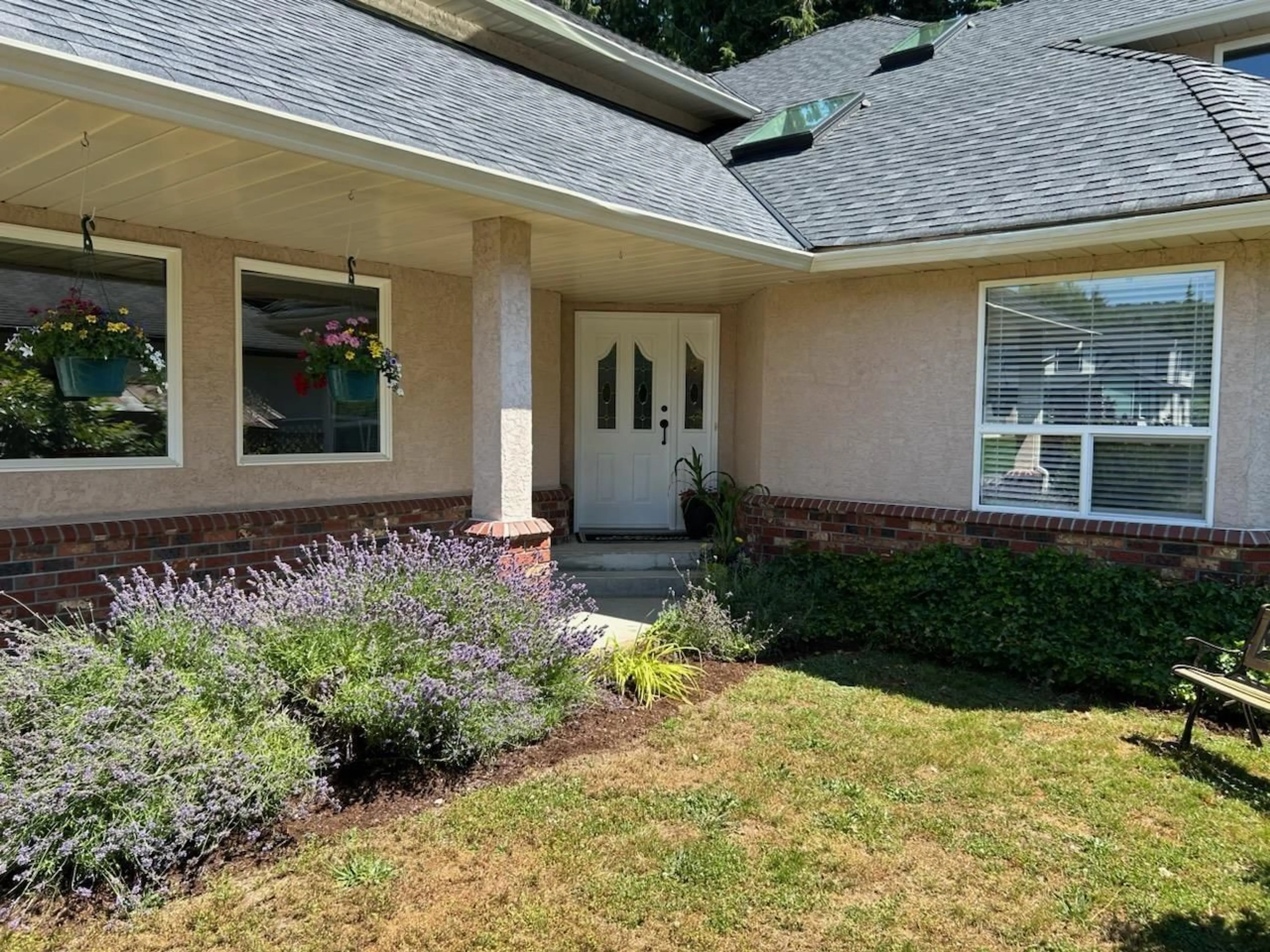 Home with vinyl exterior material, street for 8914 NEALE, Mission British Columbia V4S1A5