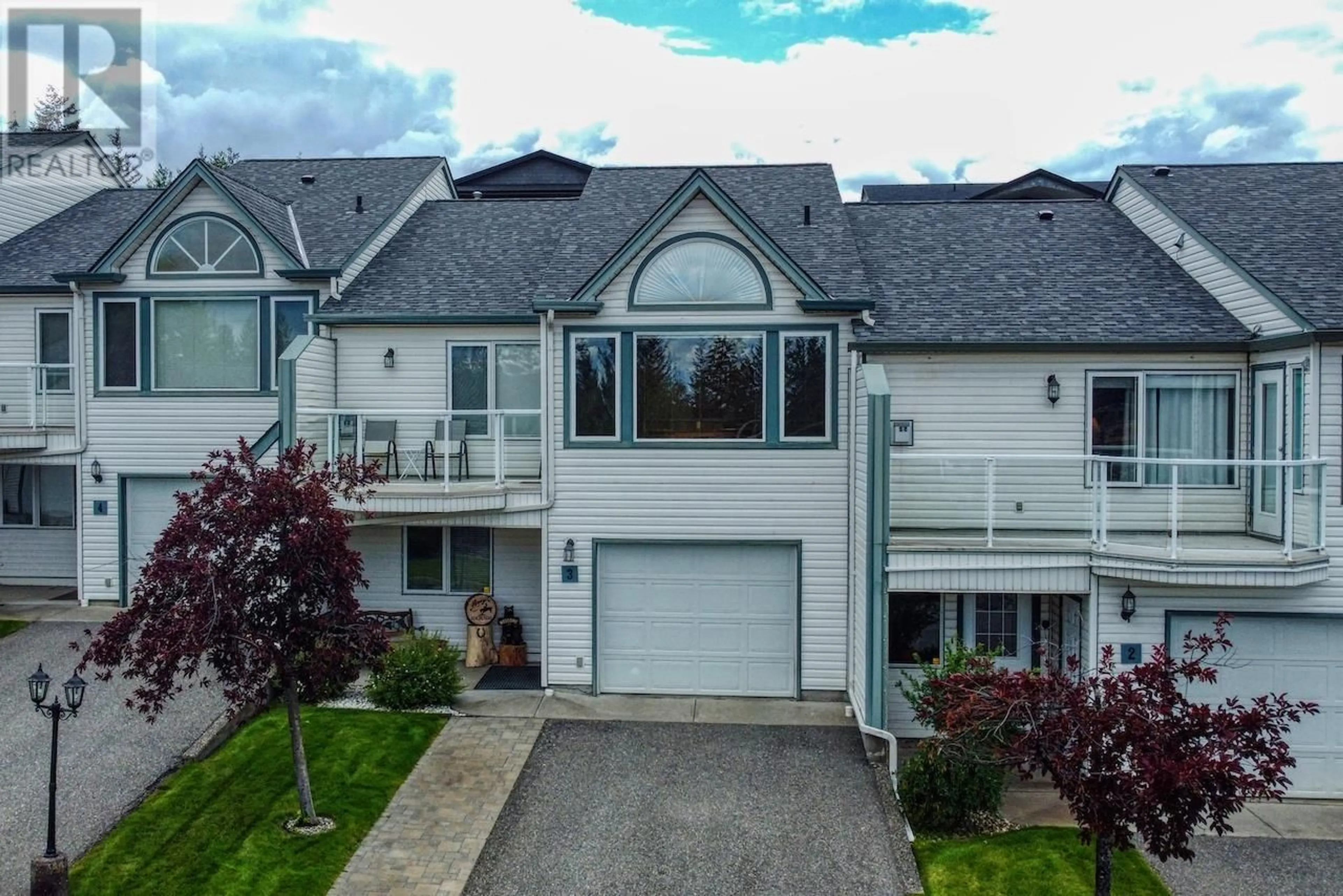 A pic from outside/outdoor area/front of a property/back of a property/a pic from drone, street for 3 - 11 EAGLE CRESCENT, Williams Lake British Columbia V2G4R6
