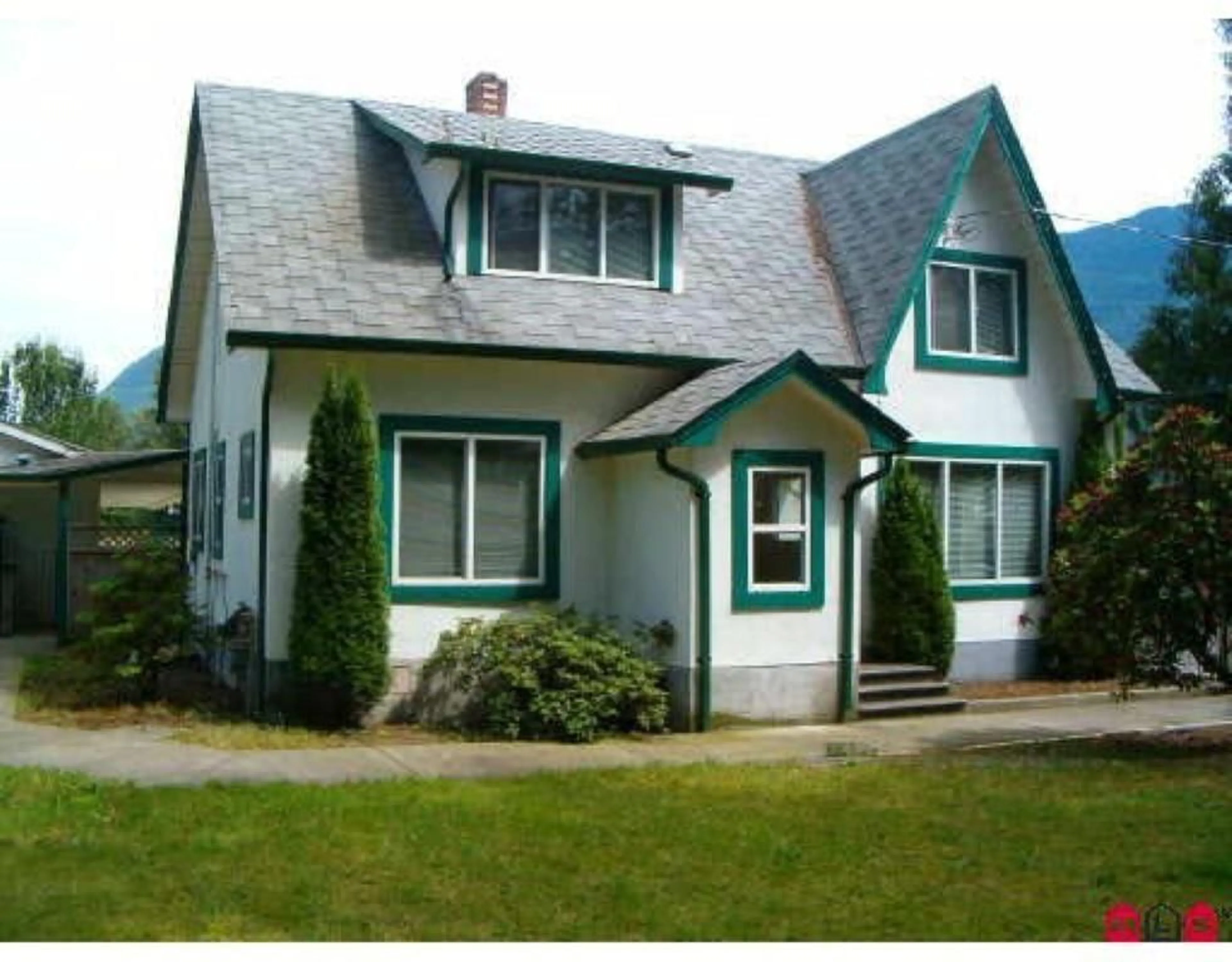 Home with vinyl exterior material, street for 4202 BOUNDARY ROAD, Yarrow British Columbia V2R5J4