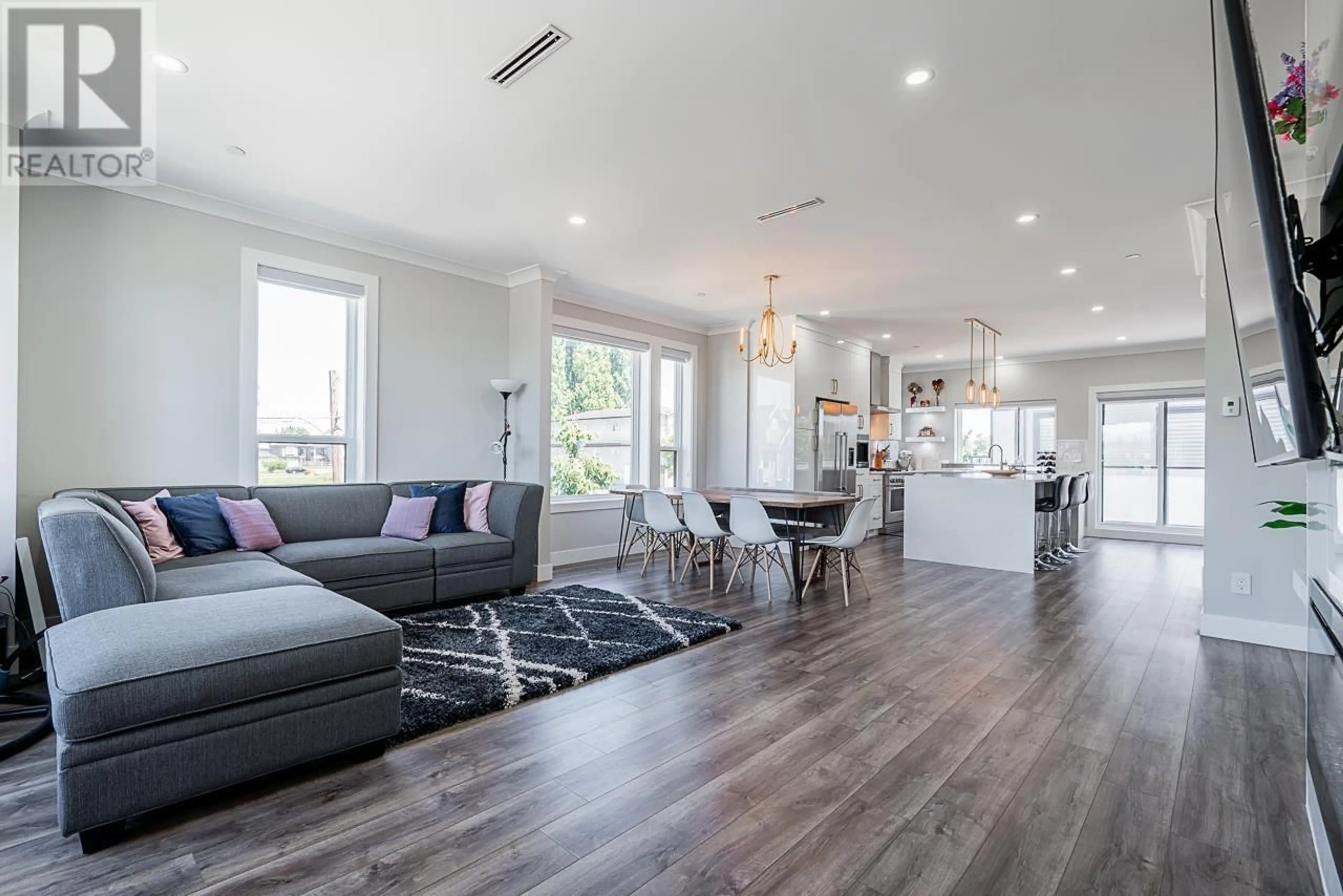 Open concept kitchen, wood/laminate floor for 1100 SALTER STREET, New Westminster British Columbia V3M0M4