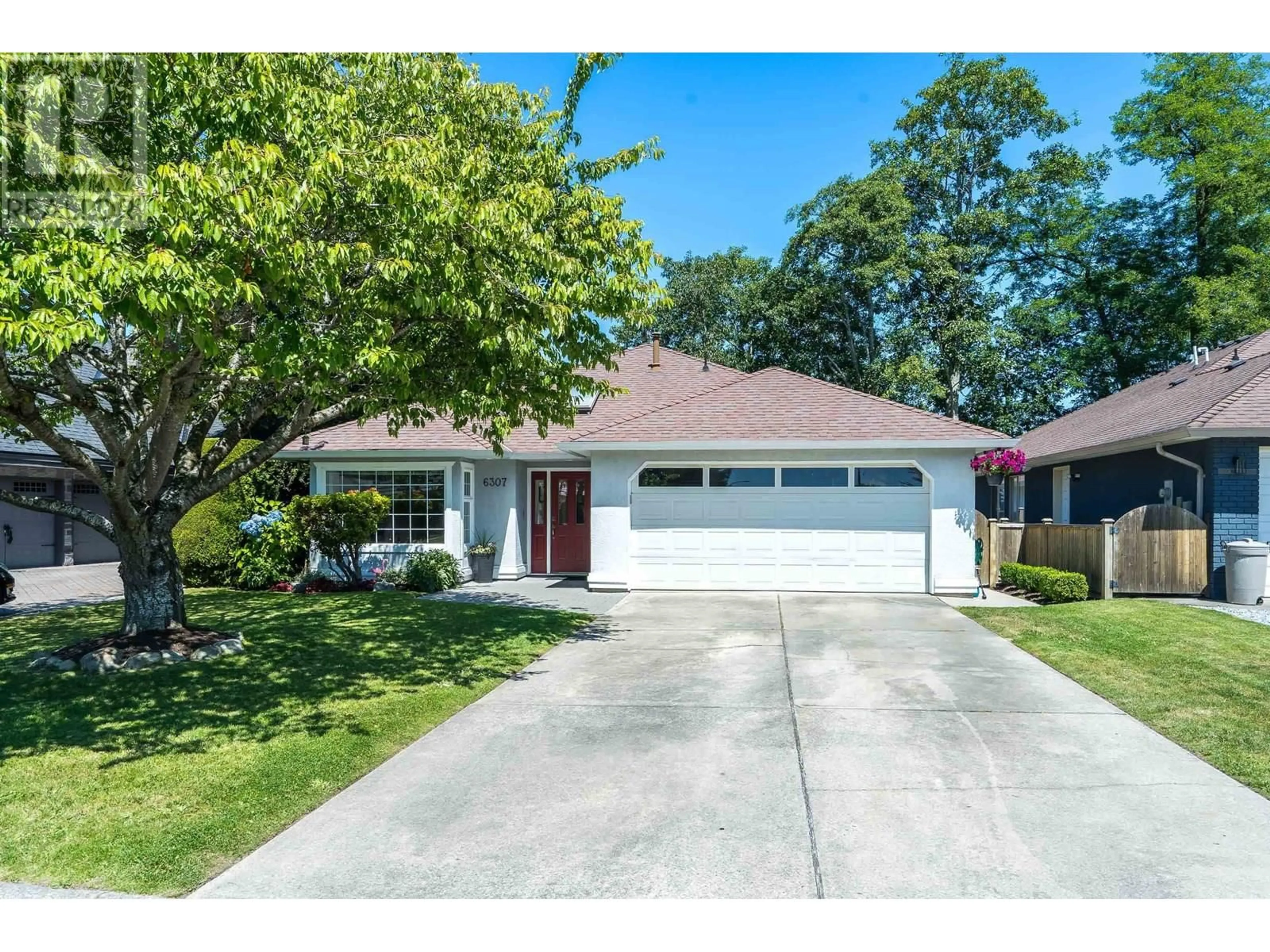 Home with vinyl exterior material, street for 6307 CRESCENT PLACE, Ladner British Columbia V4K4V2