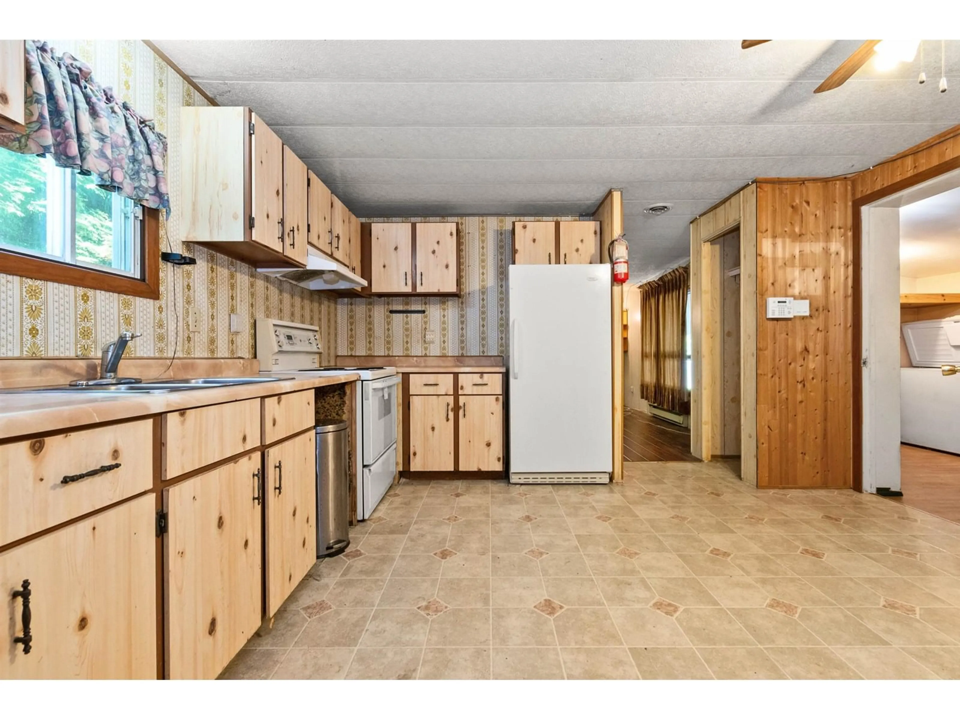 Standard kitchen, unknown for 57 - 5742 UNSWORTH ROAD, Chilliwack British Columbia V2R4P5