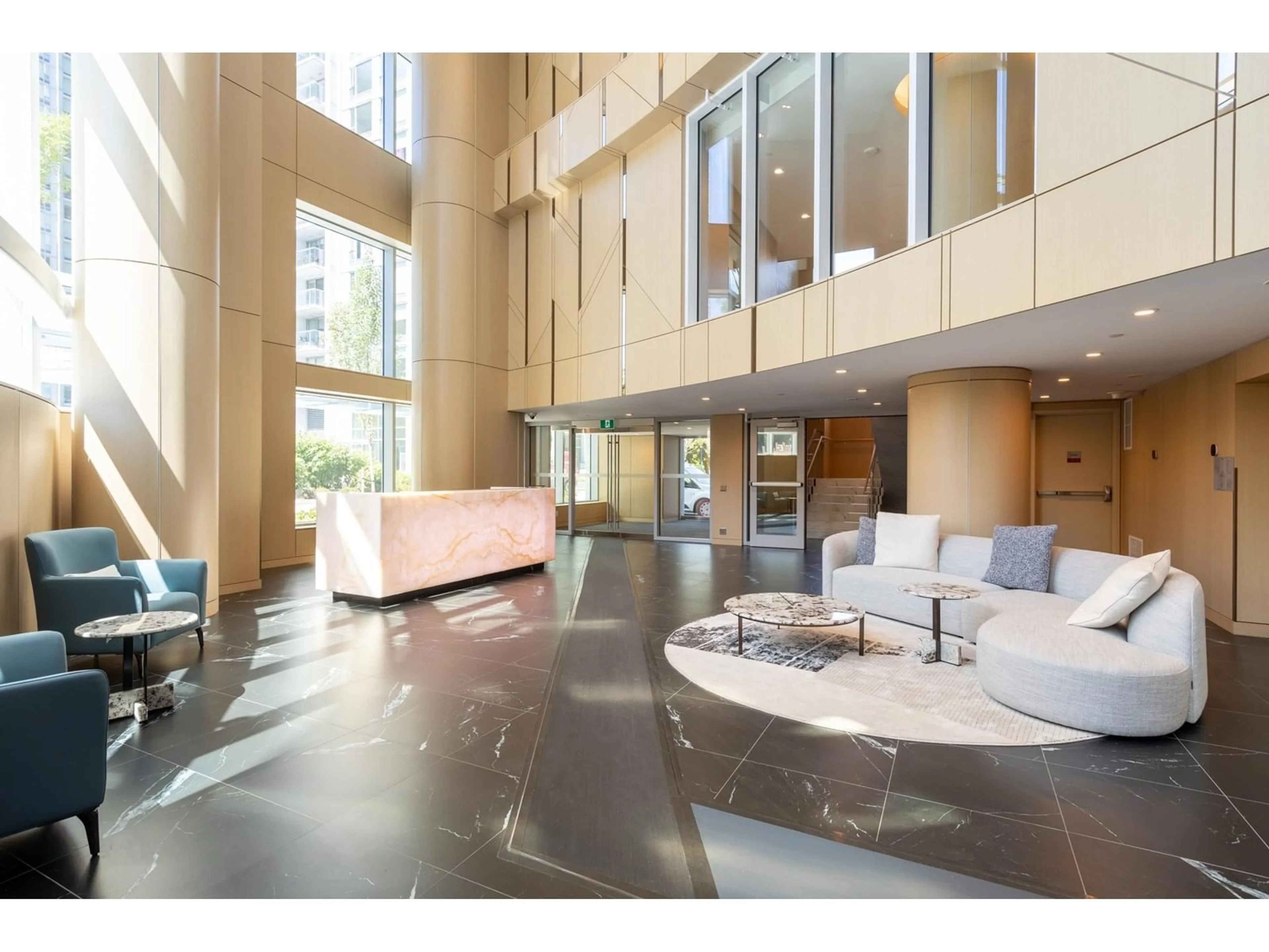 Lobby for 2402 - 13768 100, Surrey British Columbia V3T0V2