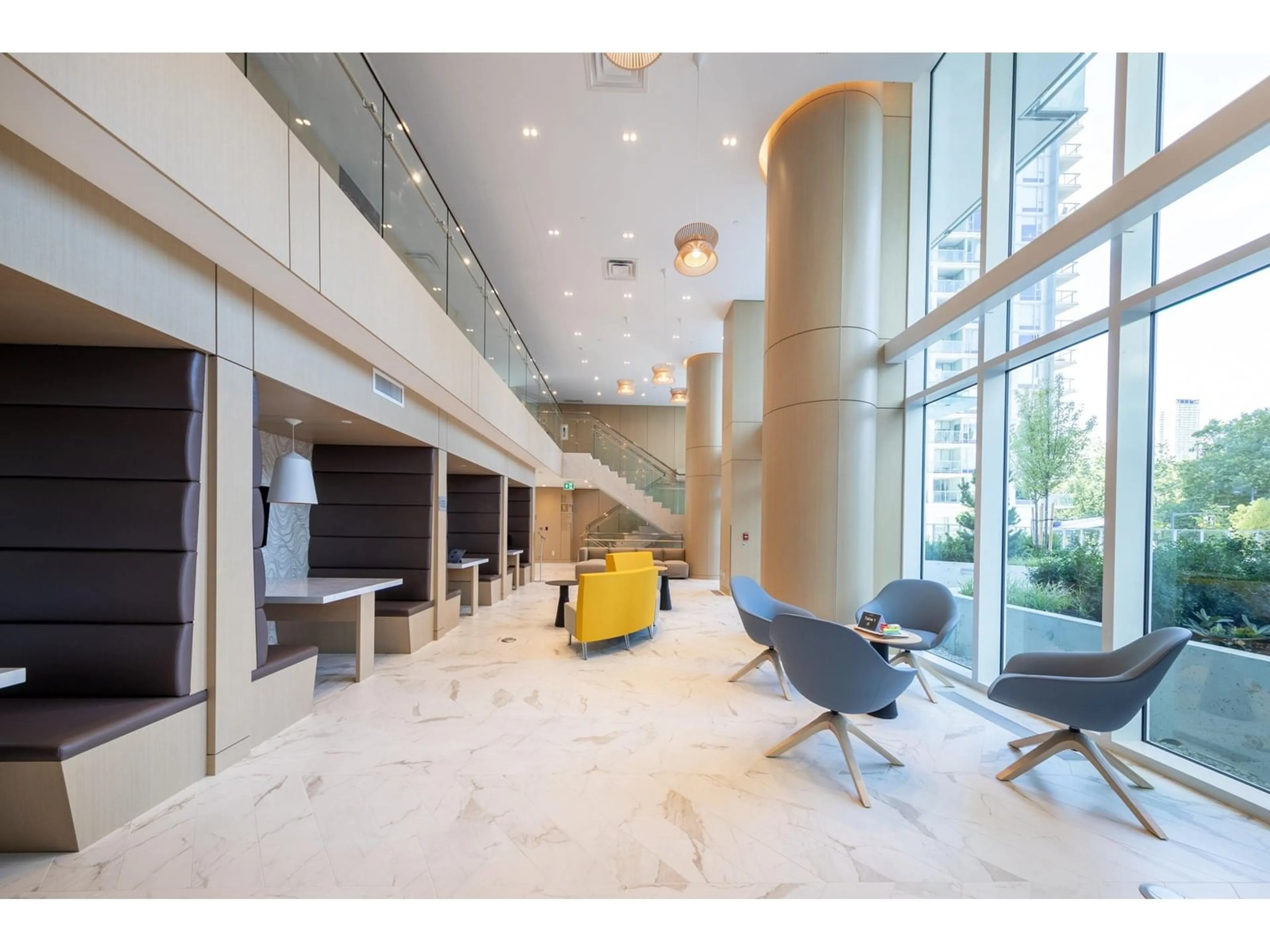 Lobby for 2402 - 13768 100, Surrey British Columbia V3T0V2