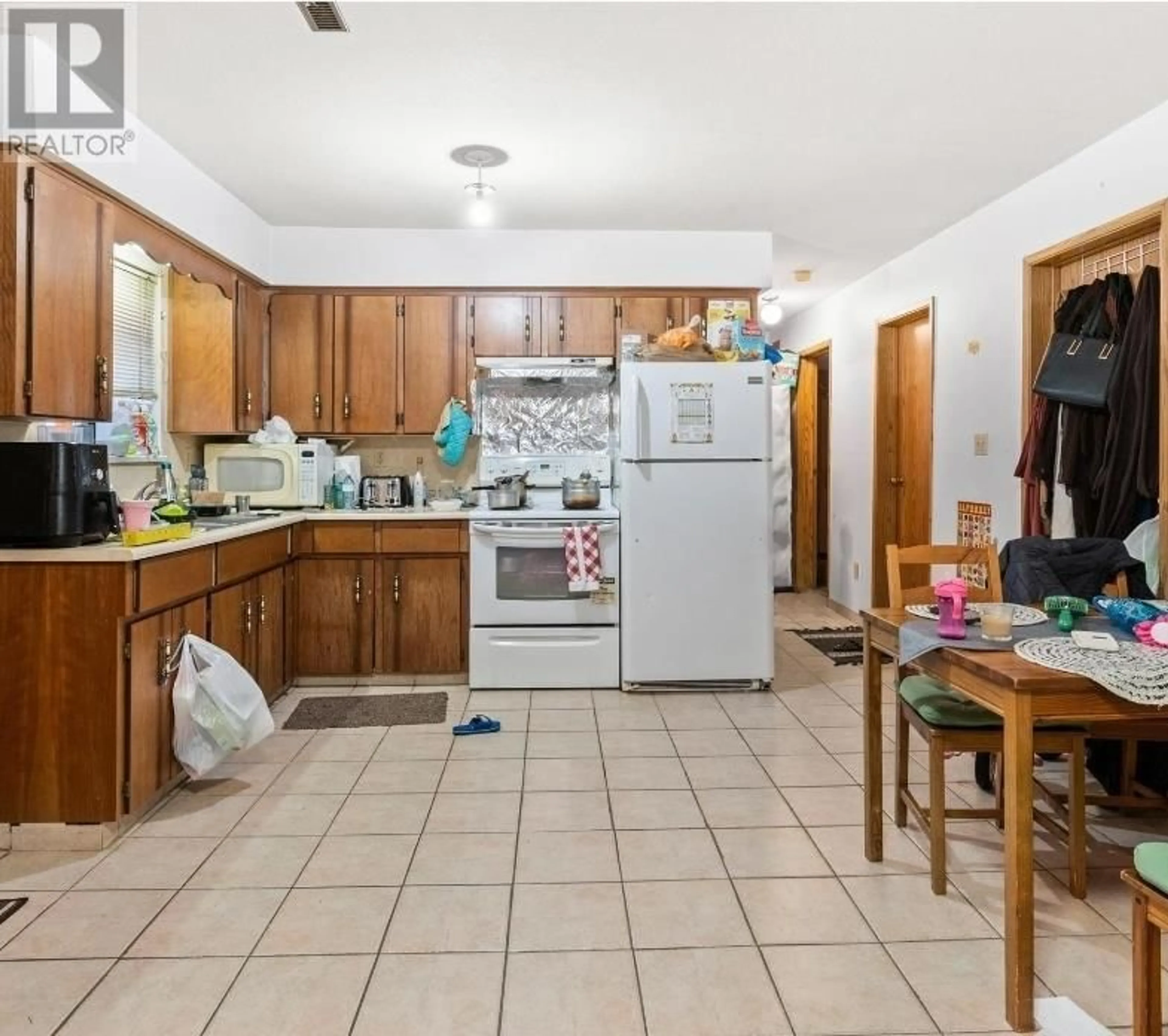 Unknown for 886 56TH AVENUE, Vancouver British Columbia V5X1S2