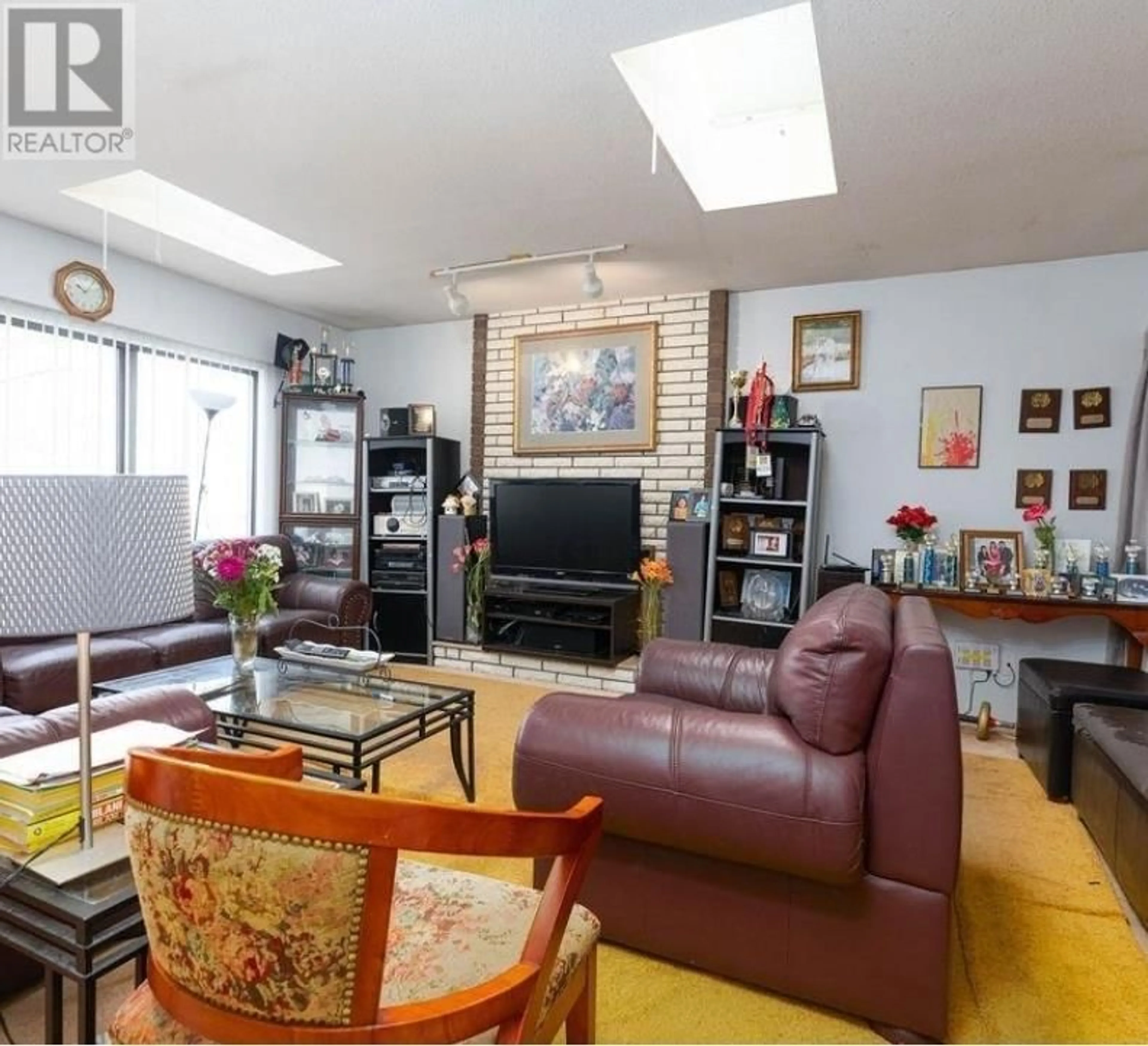 Living room with furniture, unknown for 886 56TH AVENUE, Vancouver British Columbia V5X1S2