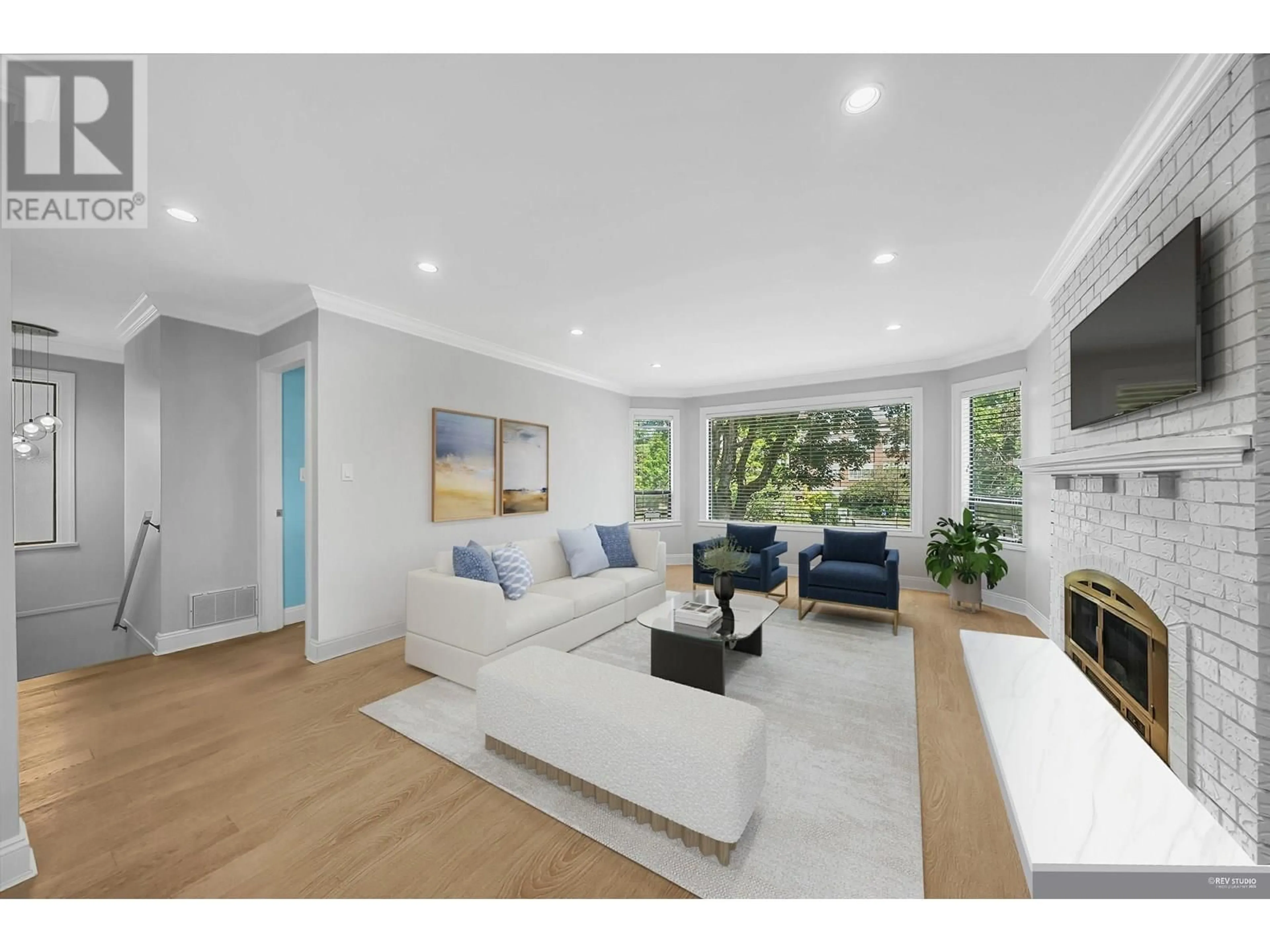 Living room with furniture, unknown for 3940 16TH AVENUE, Vancouver British Columbia V6R3C8