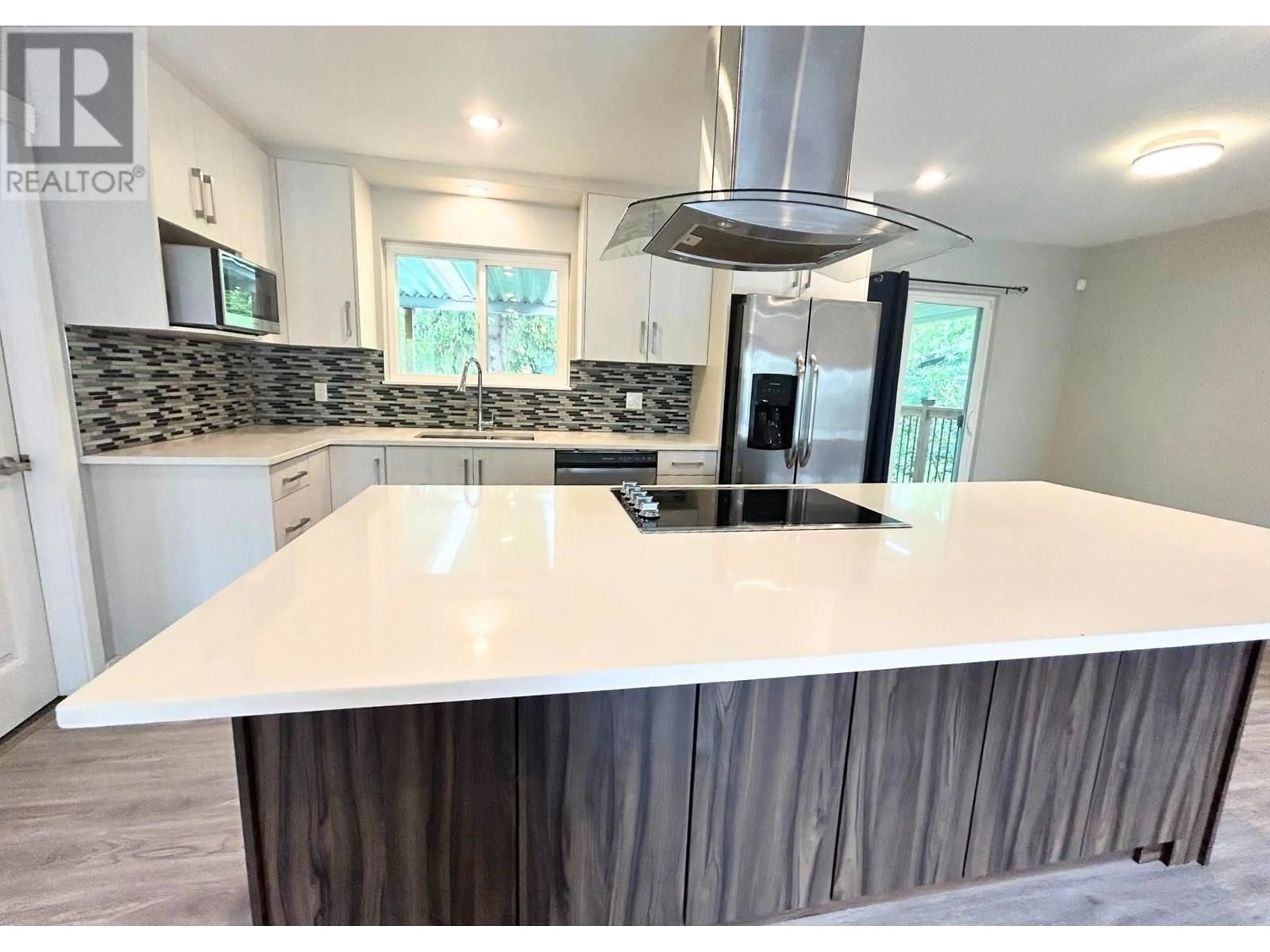 Contemporary kitchen, ceramic/tile floor for 22489 BRICKWOOD CLOSE, Maple Ridge British Columbia V2X2E6