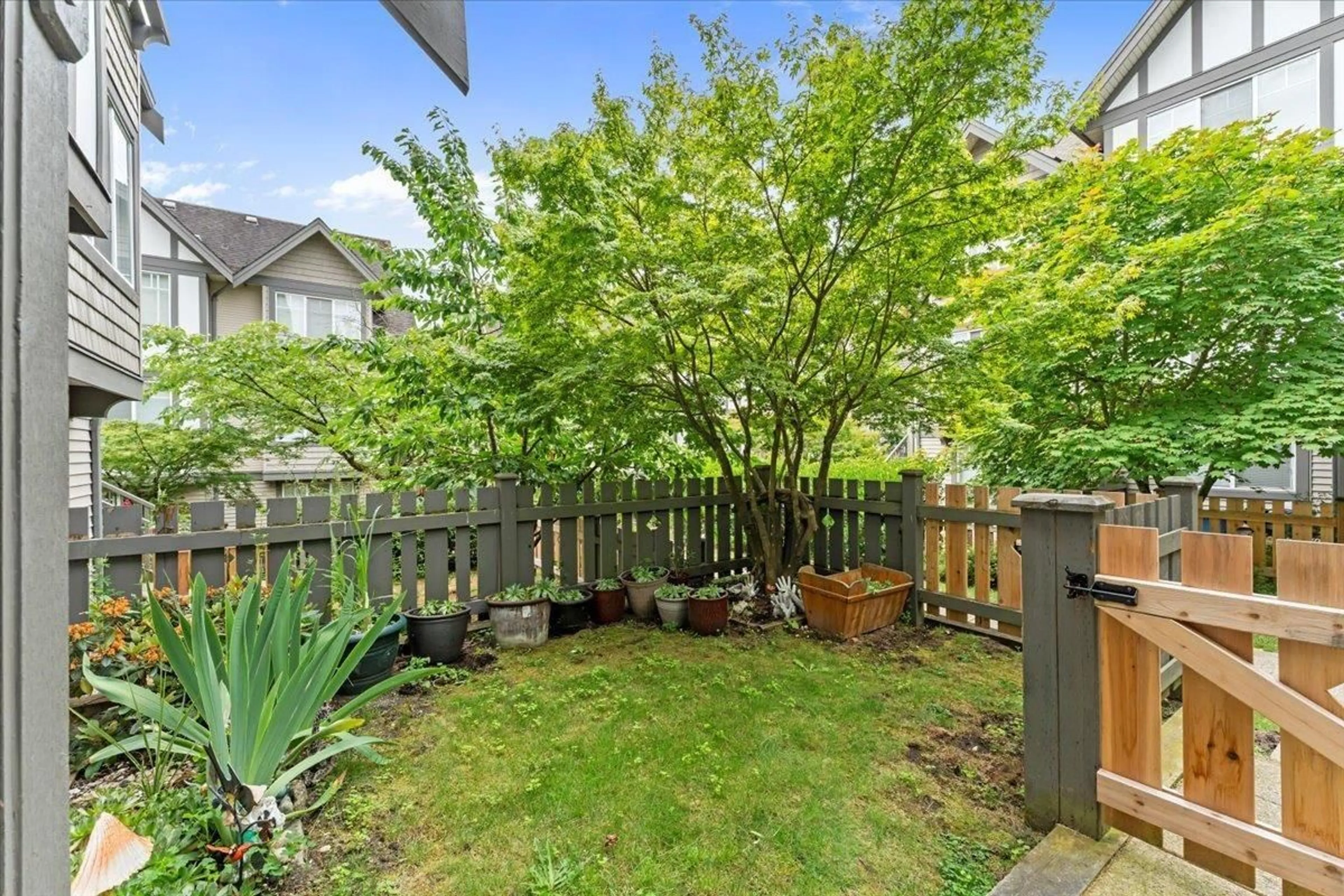 Patio, unknown for 75 - 20038 70, Langley British Columbia V2Y0B4