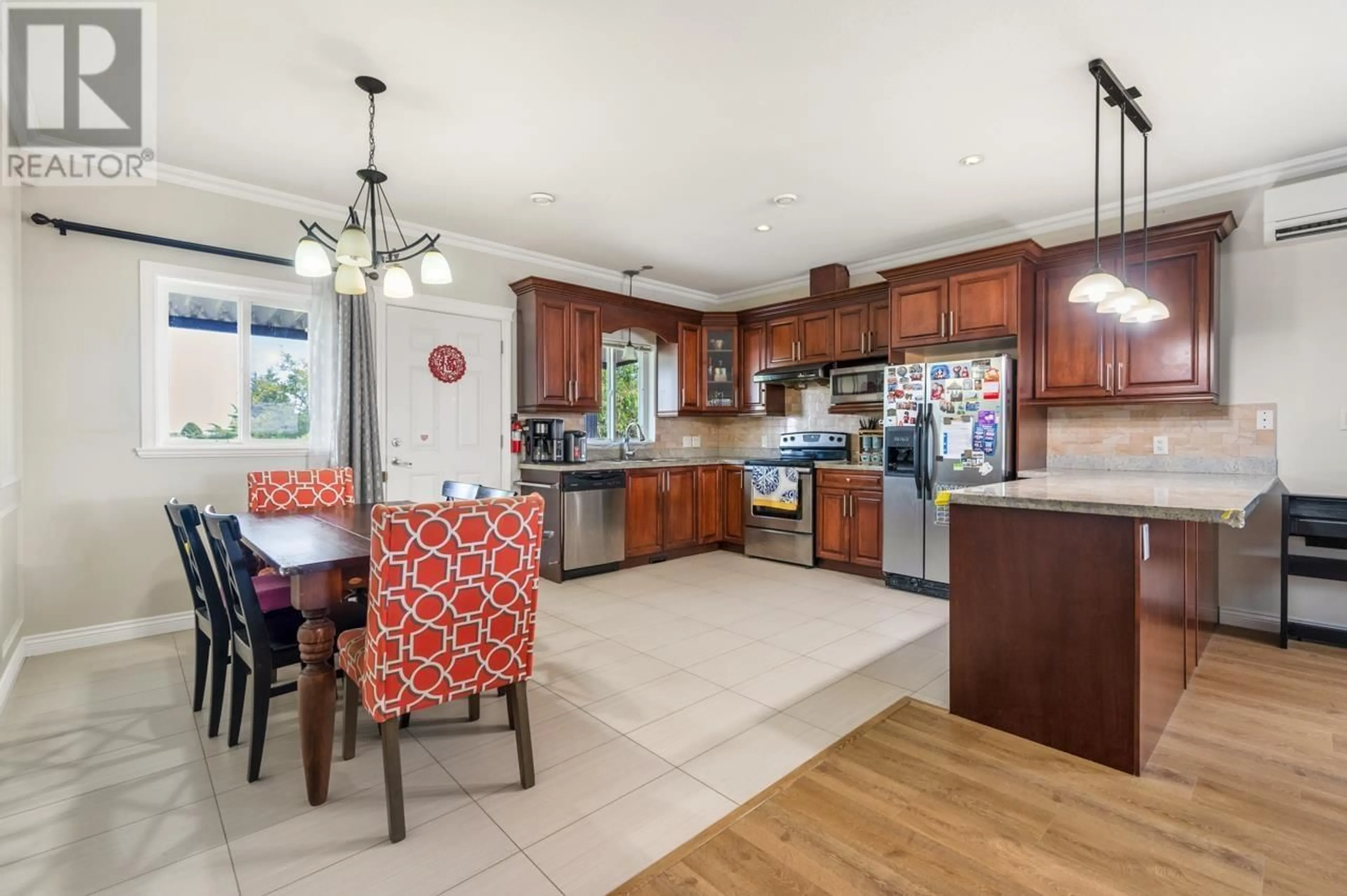 Open concept kitchen, ceramic/tile floor for 4526 INMAN AVENUE, Burnaby British Columbia V5G2Y1